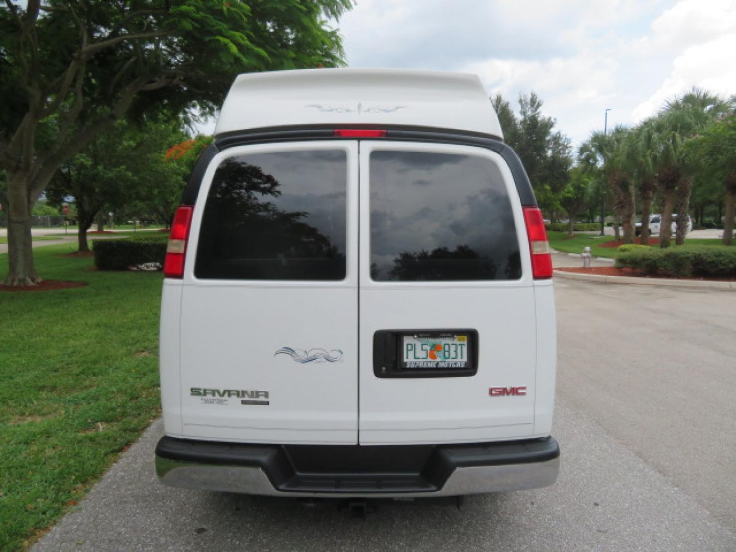 2012 /Gray Two Tone GMC Savana G3500 RWD Diesel Cargo (1GTZ7TCL5C1) with an 6.6L V8 OHV 16V TURBO DIESEL engine, 6-Speed Automatic transmission, located at 4301 Oak Circle #19, Boca Raton, FL, 33431, (954) 561-2499, 26.388861, -80.084038 - You are looking at Gorgeous Rare 1 Owner Rust Free 2012 GMC Savana 3500 Duramax 6.6L Diesel Handicap Wheelchair Conversion Van with 73K Original Miles, Power Side Entry Ricon 600Lb Wheelchair Lift, Leather, Heated Front Seats, Rear Power Folding Bench Seat Bed, Expanded Side Entry Doors, Michelin Ag - Photo#27