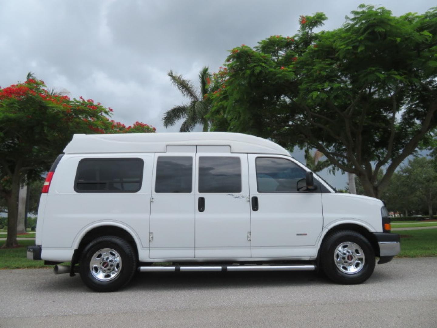 2012 /Gray Two Tone GMC Savana G3500 RWD Diesel Cargo (1GTZ7TCL5C1) with an 6.6L V8 OHV 16V TURBO DIESEL engine, 6-Speed Automatic transmission, located at 4301 Oak Circle #19, Boca Raton, FL, 33431, (954) 561-2499, 26.388861, -80.084038 - You are looking at Gorgeous Rare 1 Owner Rust Free 2012 GMC Savana 3500 Duramax 6.6L Diesel Handicap Wheelchair Conversion Van with 73K Original Miles, Power Side Entry Ricon 600Lb Wheelchair Lift, Leather, Heated Front Seats, Rear Power Folding Bench Seat Bed, Expanded Side Entry Doors, Michelin Ag - Photo#4