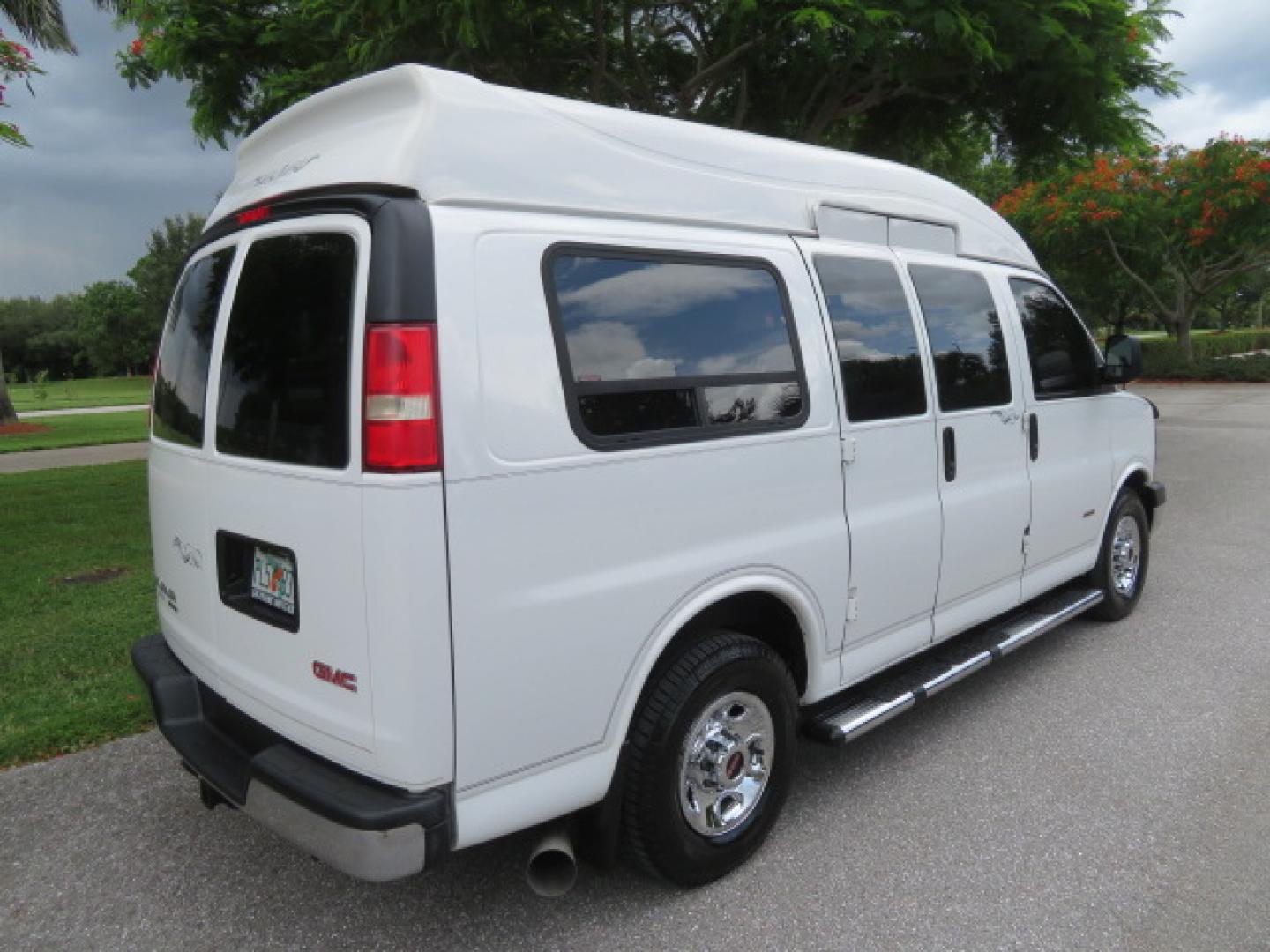 2012 /Gray Two Tone GMC Savana G3500 RWD Diesel Cargo (1GTZ7TCL5C1) with an 6.6L V8 OHV 16V TURBO DIESEL engine, 6-Speed Automatic transmission, located at 4301 Oak Circle #19, Boca Raton, FL, 33431, (954) 561-2499, 26.388861, -80.084038 - You are looking at Gorgeous Rare 1 Owner Rust Free 2012 GMC Savana 3500 Duramax 6.6L Diesel Handicap Wheelchair Conversion Van with 73K Original Miles, Power Side Entry Ricon 600Lb Wheelchair Lift, Leather, Heated Front Seats, Rear Power Folding Bench Seat Bed, Expanded Side Entry Doors, Michelin Ag - Photo#28