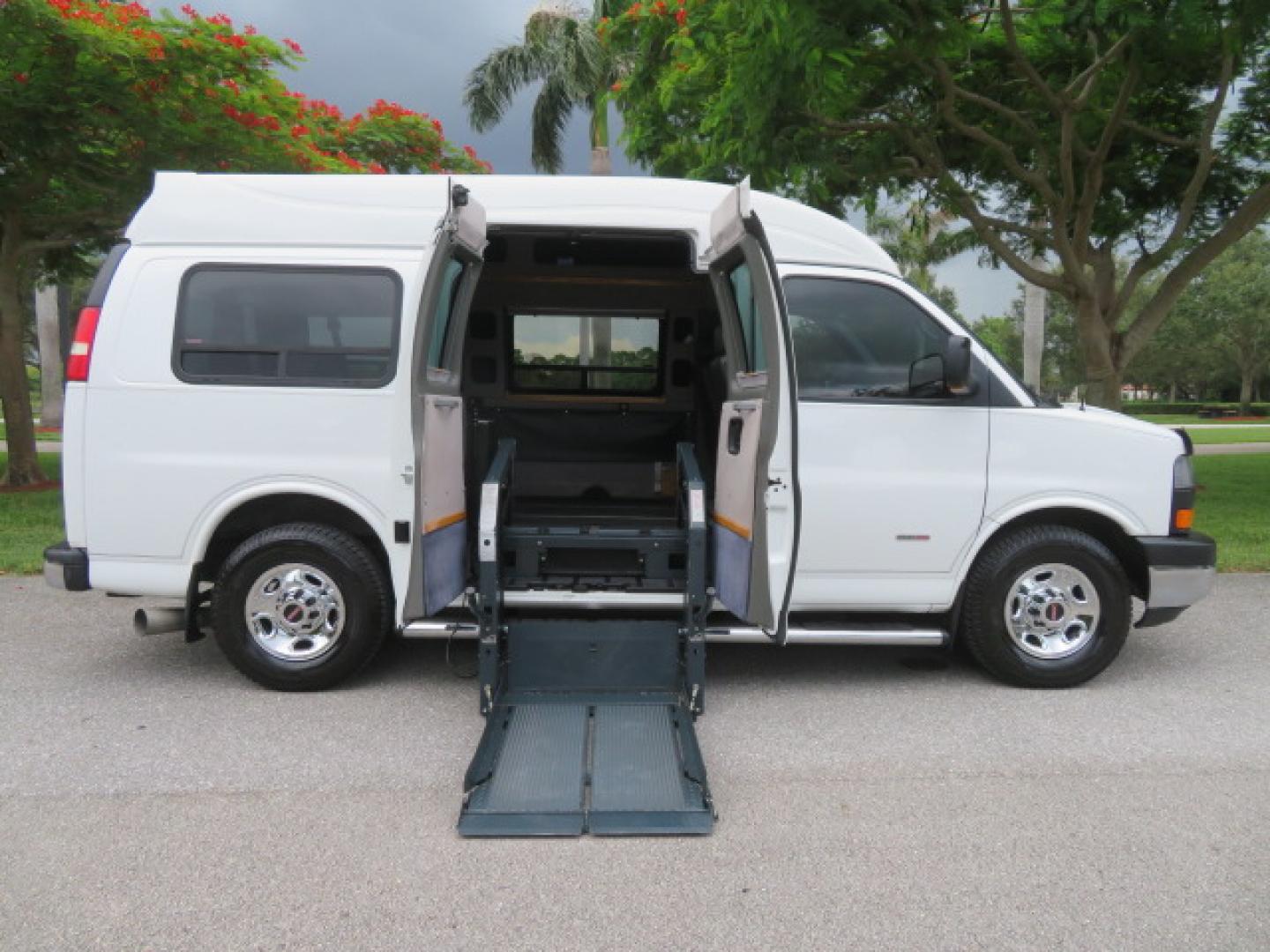 2012 /Gray Two Tone GMC Savana G3500 RWD Diesel Cargo (1GTZ7TCL5C1) with an 6.6L V8 OHV 16V TURBO DIESEL engine, 6-Speed Automatic transmission, located at 4301 Oak Circle #19, Boca Raton, FL, 33431, (954) 561-2499, 26.388861, -80.084038 - You are looking at Gorgeous Rare 1 Owner Rust Free 2012 GMC Savana 3500 Duramax 6.6L Diesel Handicap Wheelchair Conversion Van with 73K Original Miles, Power Side Entry Ricon 600Lb Wheelchair Lift, Leather, Heated Front Seats, Rear Power Folding Bench Seat Bed, Expanded Side Entry Doors, Michelin Ag - Photo#44