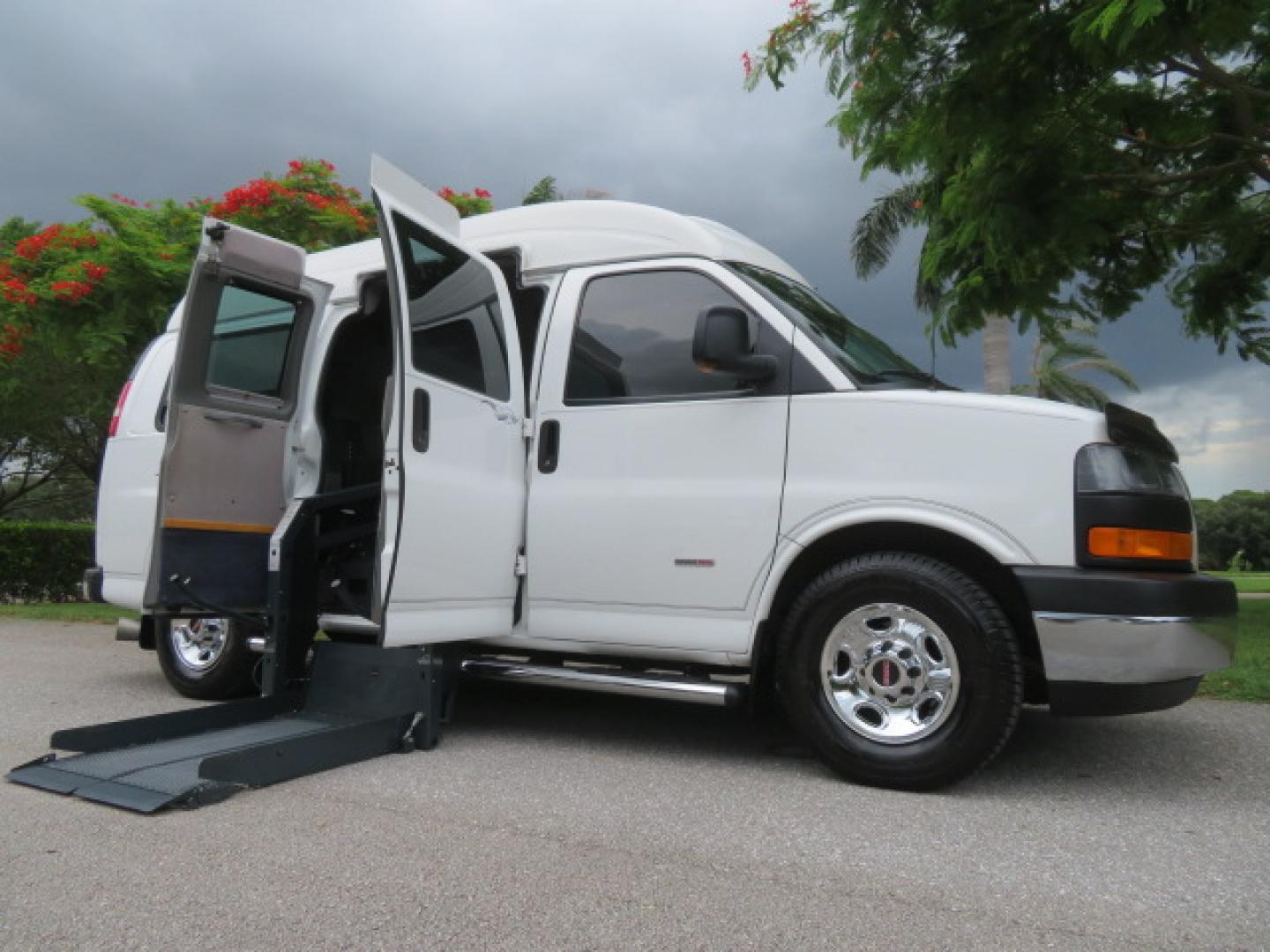 2012 /Gray Two Tone GMC Savana G3500 RWD Diesel Cargo (1GTZ7TCL5C1) with an 6.6L V8 OHV 16V TURBO DIESEL engine, 6-Speed Automatic transmission, located at 4301 Oak Circle #19, Boca Raton, FL, 33431, (954) 561-2499, 26.388861, -80.084038 - You are looking at Gorgeous Rare 1 Owner Rust Free 2012 GMC Savana 3500 Duramax 6.6L Diesel Handicap Wheelchair Conversion Van with 73K Original Miles, Power Side Entry Ricon 600Lb Wheelchair Lift, Leather, Heated Front Seats, Rear Power Folding Bench Seat Bed, Expanded Side Entry Doors, Michelin Ag - Photo#46