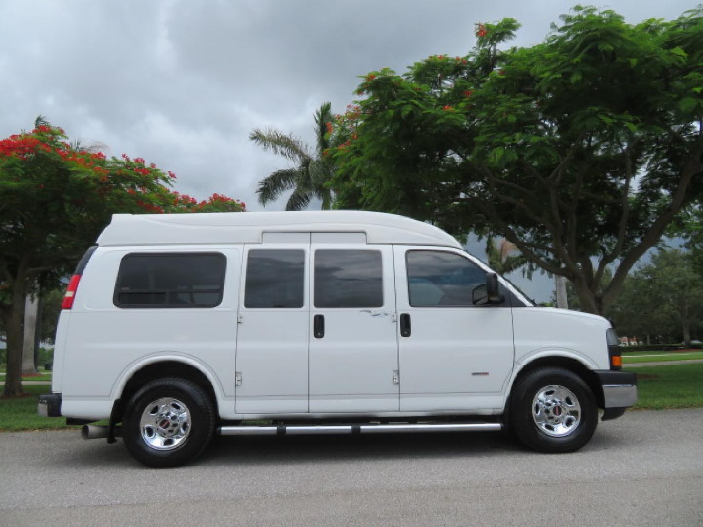 2012 /Gray Two Tone GMC Savana G3500 RWD Diesel Cargo (1GTZ7TCL5C1) with an 6.6L V8 OHV 16V TURBO DIESEL engine, 6-Speed Automatic transmission, located at 4301 Oak Circle #19, Boca Raton, FL, 33431, (954) 561-2499, 26.388861, -80.084038 - You are looking at Gorgeous Rare 1 Owner Rust Free 2012 GMC Savana 3500 Duramax 6.6L Diesel Handicap Wheelchair Conversion Van with 73K Original Miles, Power Side Entry Ricon 600Lb Wheelchair Lift, Leather, Heated Front Seats, Rear Power Folding Bench Seat Bed, Expanded Side Entry Doors, Michelin Ag - Photo#5