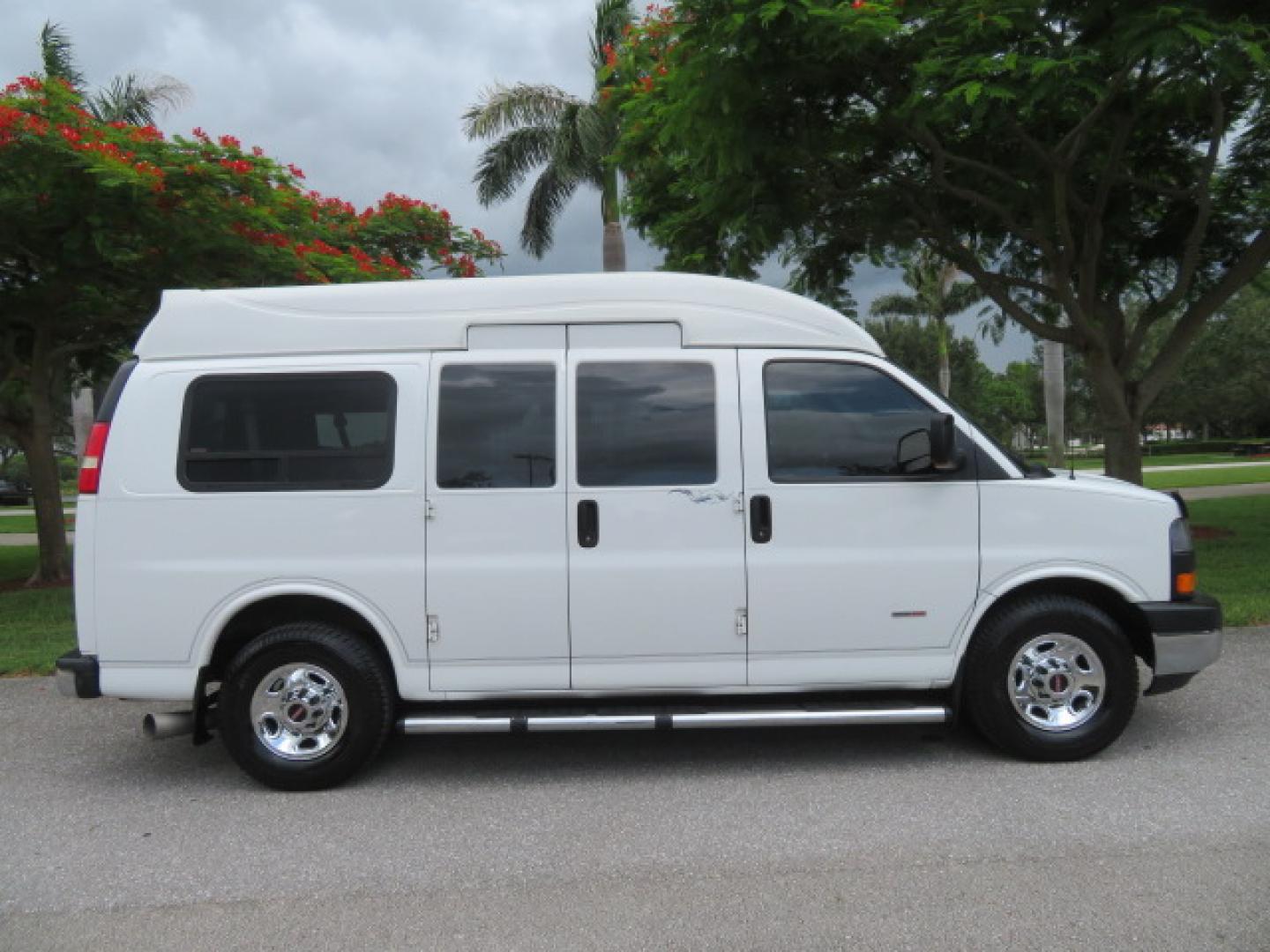 2012 /Gray Two Tone GMC Savana G3500 RWD Diesel Cargo (1GTZ7TCL5C1) with an 6.6L V8 OHV 16V TURBO DIESEL engine, 6-Speed Automatic transmission, located at 4301 Oak Circle #19, Boca Raton, FL, 33431, (954) 561-2499, 26.388861, -80.084038 - You are looking at Gorgeous Rare 1 Owner Rust Free 2012 GMC Savana 3500 Duramax 6.6L Diesel Handicap Wheelchair Conversion Van with 73K Original Miles, Power Side Entry Ricon 600Lb Wheelchair Lift, Leather, Heated Front Seats, Rear Power Folding Bench Seat Bed, Expanded Side Entry Doors, Michelin Ag - Photo#7