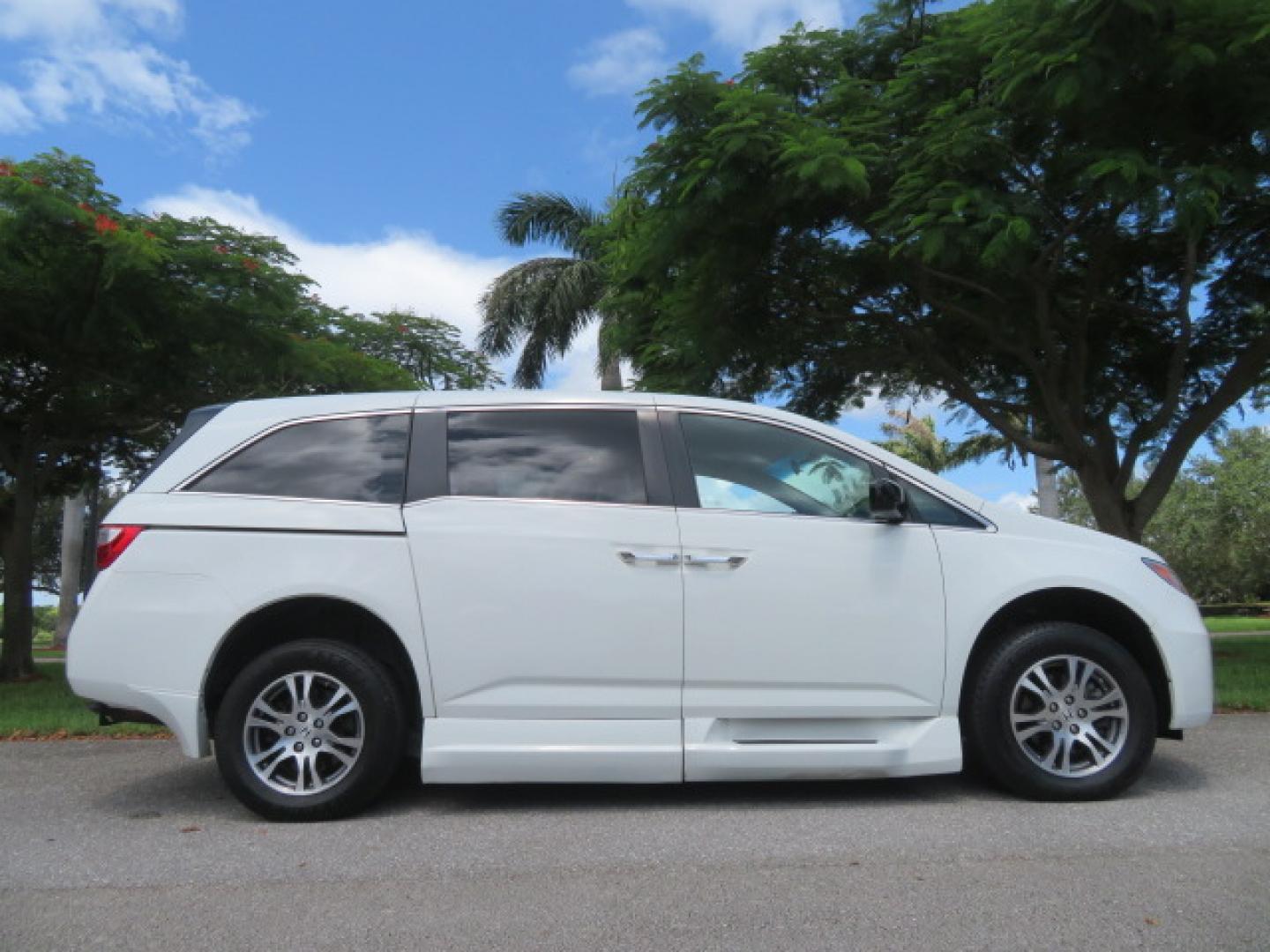 2012 /Tan Honda Odyssey EX (5FNRL5H41CB) with an 3.5L V6 SOHC 24V engine, 5-Speed Automatic transmission, located at 4301 Oak Circle #19, Boca Raton, FL, 33431, (954) 561-2499, 26.388861, -80.084038 - You are looking at a beautiful 2012 Honda Odyssey EX Braunability Handicap Wheelchair Conversion Van with Side Entry Braun Power Foldout Ramp System, Q Straint Tie Down System in the Floor, Hard Core Rubber Floor, Kneel Down System, Remote Keyless Entry with Remote Power Doors and Ramp System, 2 Key - Photo#3