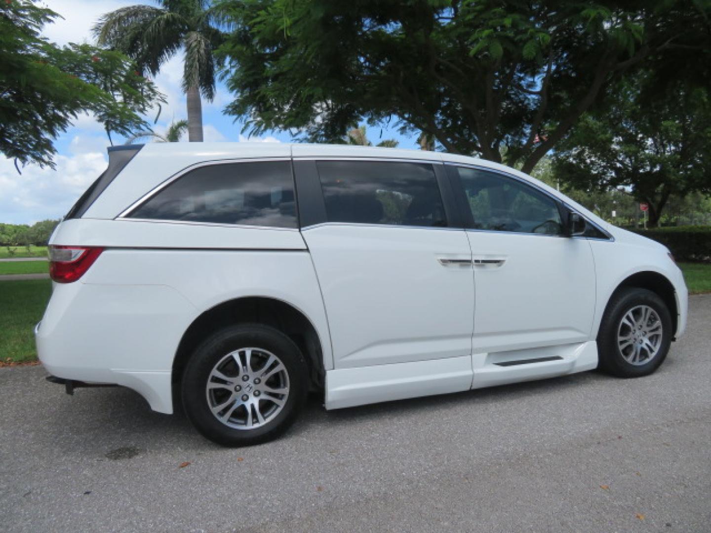 2012 /Tan Honda Odyssey EX (5FNRL5H41CB) with an 3.5L V6 SOHC 24V engine, 5-Speed Automatic transmission, located at 4301 Oak Circle #19, Boca Raton, FL, 33431, (954) 561-2499, 26.388861, -80.084038 - You are looking at a beautiful 2012 Honda Odyssey EX Braunability Handicap Wheelchair Conversion Van with Side Entry Braun Power Foldout Ramp System, Q Straint Tie Down System in the Floor, Hard Core Rubber Floor, Kneel Down System, Remote Keyless Entry with Remote Power Doors and Ramp System, 2 Key - Photo#12