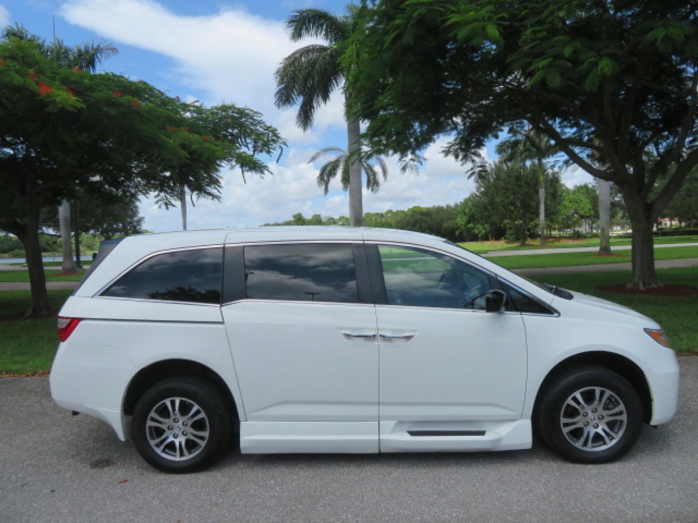 2012 /Tan Honda Odyssey EX (5FNRL5H41CB) with an 3.5L V6 SOHC 24V engine, 5-Speed Automatic transmission, located at 4301 Oak Circle #19, Boca Raton, FL, 33431, (954) 561-2499, 26.388861, -80.084038 - You are looking at a beautiful 2012 Honda Odyssey EX Braunability Handicap Wheelchair Conversion Van with Side Entry Braun Power Foldout Ramp System, Q Straint Tie Down System in the Floor, Hard Core Rubber Floor, Kneel Down System, Remote Keyless Entry with Remote Power Doors and Ramp System, 2 Key - Photo#13