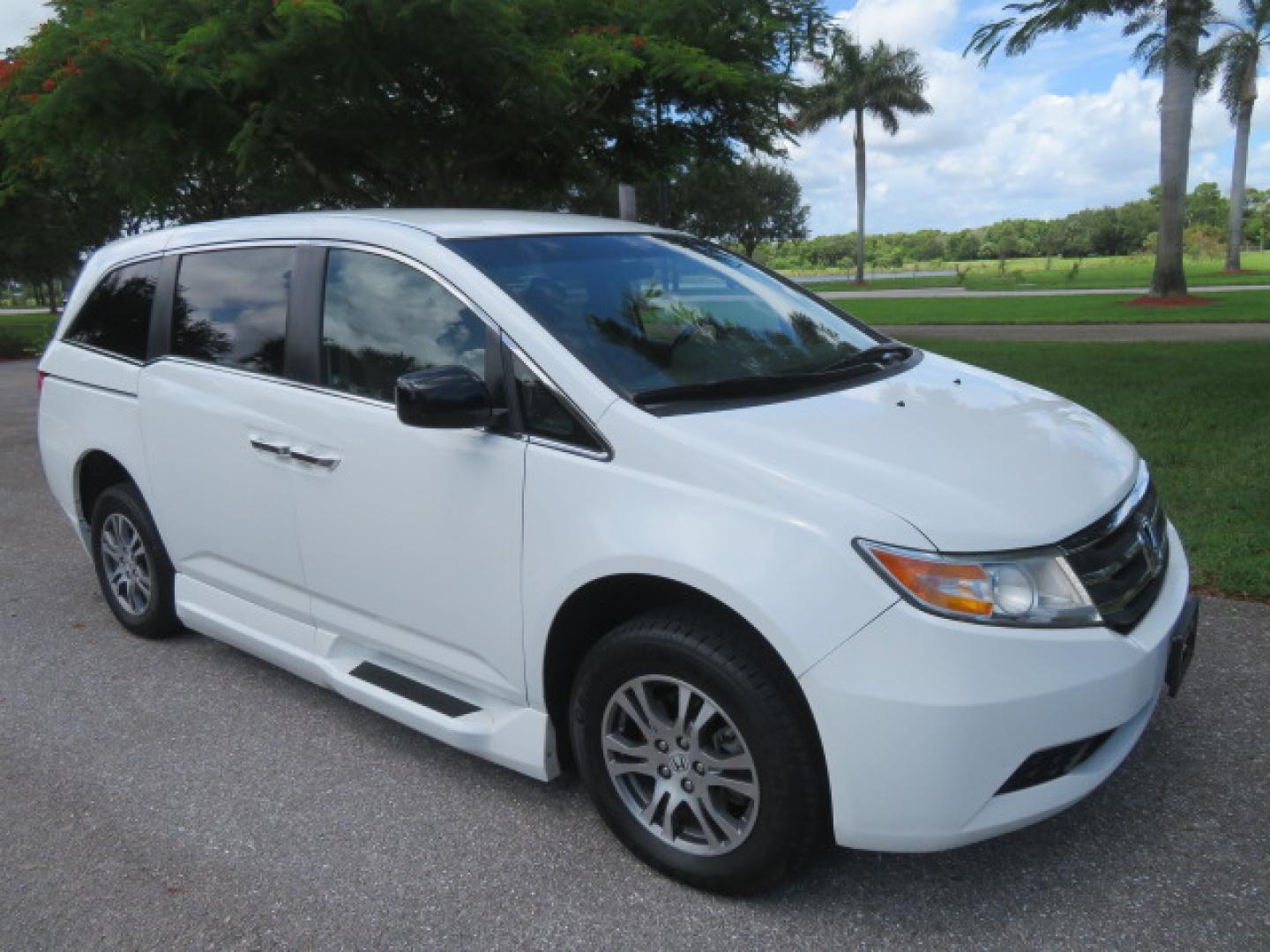 2012 /Tan Honda Odyssey EX (5FNRL5H41CB) with an 3.5L V6 SOHC 24V engine, 5-Speed Automatic transmission, located at 4301 Oak Circle #19, Boca Raton, FL, 33431, (954) 561-2499, 26.388861, -80.084038 - You are looking at a beautiful 2012 Honda Odyssey EX Braunability Handicap Wheelchair Conversion Van with Side Entry Braun Power Foldout Ramp System, Q Straint Tie Down System in the Floor, Hard Core Rubber Floor, Kneel Down System, Remote Keyless Entry with Remote Power Doors and Ramp System, 2 Key - Photo#14