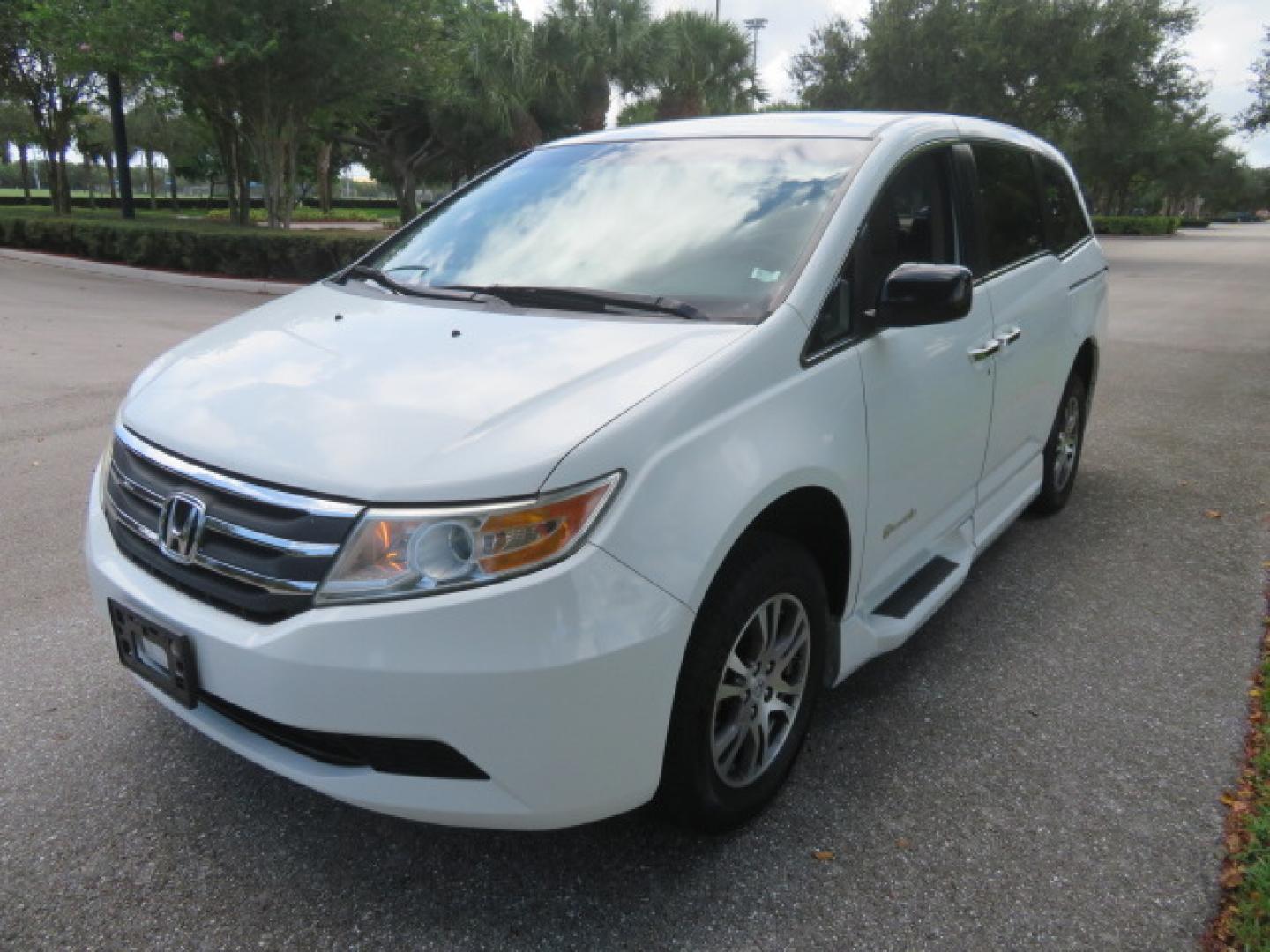 2012 /Tan Honda Odyssey EX (5FNRL5H41CB) with an 3.5L V6 SOHC 24V engine, 5-Speed Automatic transmission, located at 4301 Oak Circle #19, Boca Raton, FL, 33431, (954) 561-2499, 26.388861, -80.084038 - You are looking at a beautiful 2012 Honda Odyssey EX Braunability Handicap Wheelchair Conversion Van with Side Entry Braun Power Foldout Ramp System, Q Straint Tie Down System in the Floor, Hard Core Rubber Floor, Kneel Down System, Remote Keyless Entry with Remote Power Doors and Ramp System, 2 Key - Photo#16