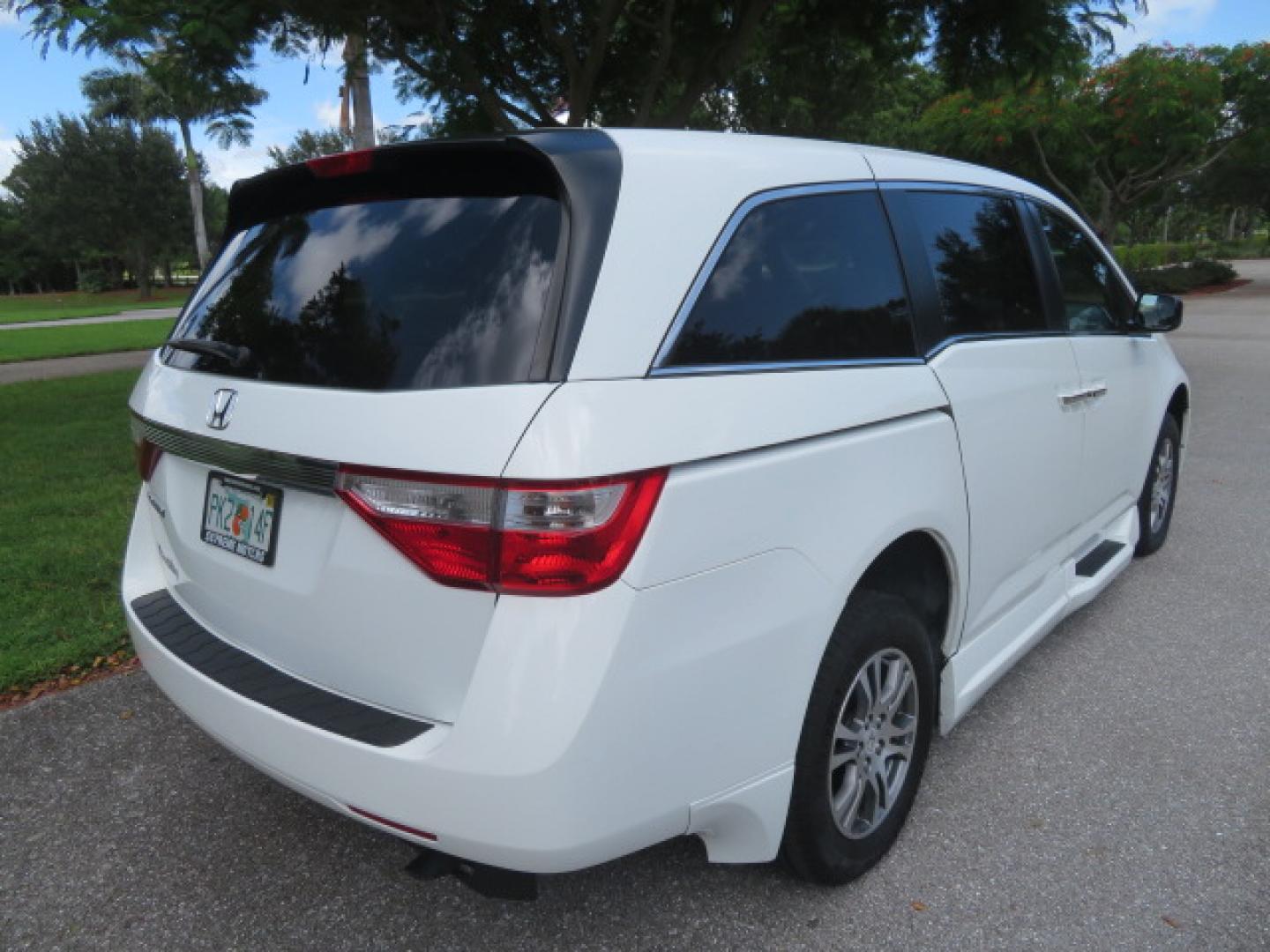 2012 /Tan Honda Odyssey EX (5FNRL5H41CB) with an 3.5L V6 SOHC 24V engine, 5-Speed Automatic transmission, located at 4301 Oak Circle #19, Boca Raton, FL, 33431, (954) 561-2499, 26.388861, -80.084038 - You are looking at a beautiful 2012 Honda Odyssey EX Braunability Handicap Wheelchair Conversion Van with Side Entry Braun Power Foldout Ramp System, Q Straint Tie Down System in the Floor, Hard Core Rubber Floor, Kneel Down System, Remote Keyless Entry with Remote Power Doors and Ramp System, 2 Key - Photo#20