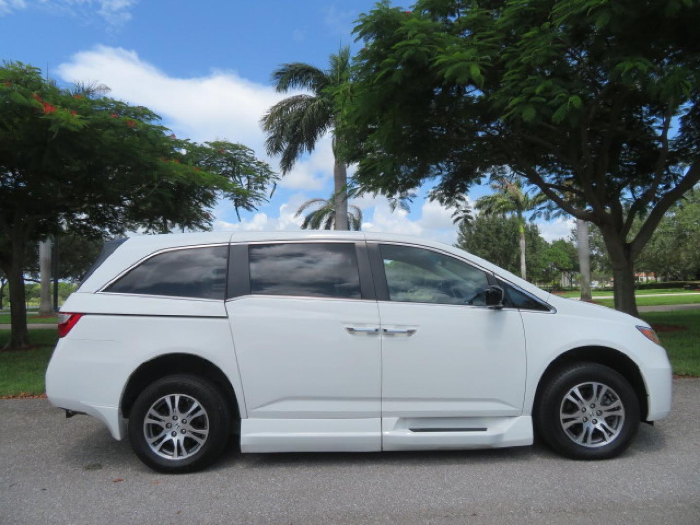 2012 /Tan Honda Odyssey EX (5FNRL5H41CB) with an 3.5L V6 SOHC 24V engine, 5-Speed Automatic transmission, located at 4301 Oak Circle #19, Boca Raton, FL, 33431, (954) 561-2499, 26.388861, -80.084038 - You are looking at a beautiful 2012 Honda Odyssey EX Braunability Handicap Wheelchair Conversion Van with Side Entry Braun Power Foldout Ramp System, Q Straint Tie Down System in the Floor, Hard Core Rubber Floor, Kneel Down System, Remote Keyless Entry with Remote Power Doors and Ramp System, 2 Key - Photo#2