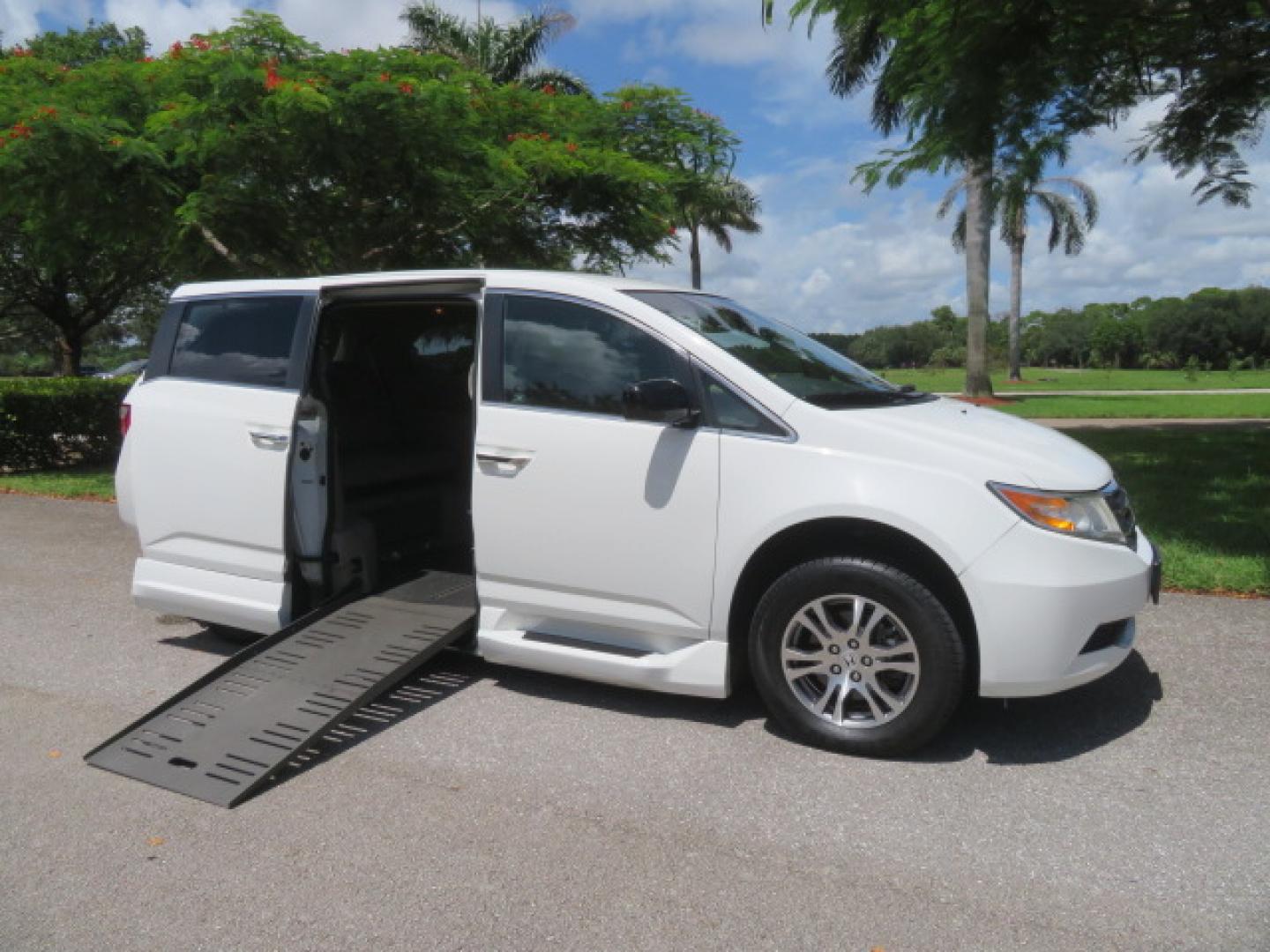 2012 /Tan Honda Odyssey EX (5FNRL5H41CB) with an 3.5L V6 SOHC 24V engine, 5-Speed Automatic transmission, located at 4301 Oak Circle #19, Boca Raton, FL, 33431, (954) 561-2499, 26.388861, -80.084038 - You are looking at a beautiful 2012 Honda Odyssey EX Braunability Handicap Wheelchair Conversion Van with Side Entry Braun Power Foldout Ramp System, Q Straint Tie Down System in the Floor, Hard Core Rubber Floor, Kneel Down System, Remote Keyless Entry with Remote Power Doors and Ramp System, 2 Key - Photo#35