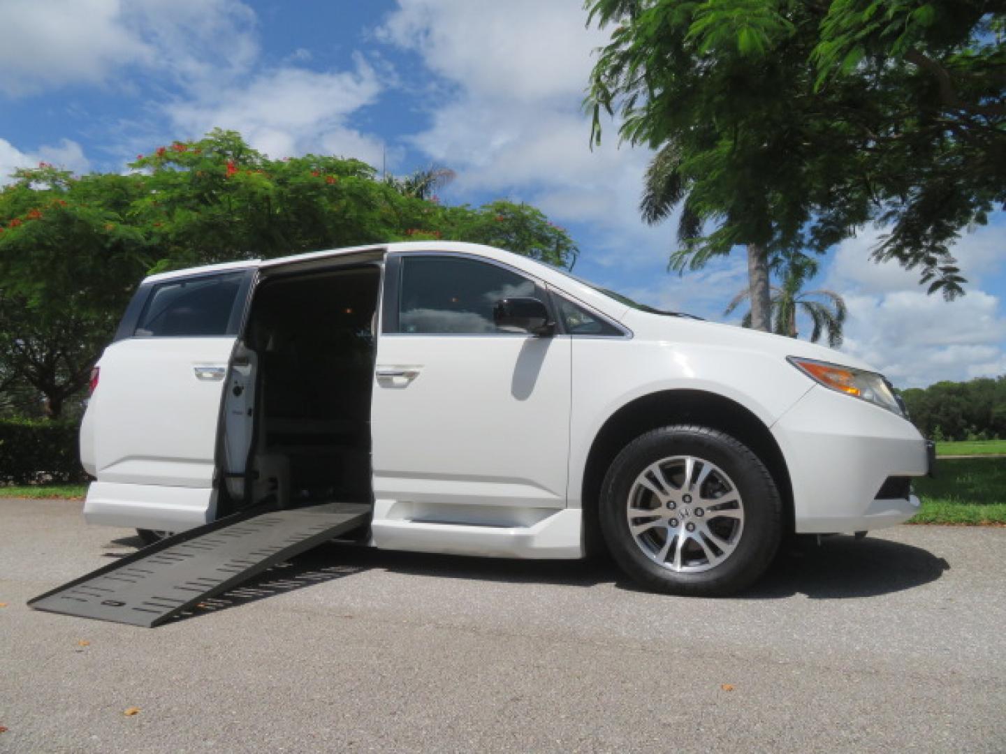 2012 /Tan Honda Odyssey EX (5FNRL5H41CB) with an 3.5L V6 SOHC 24V engine, 5-Speed Automatic transmission, located at 4301 Oak Circle #19, Boca Raton, FL, 33431, (954) 561-2499, 26.388861, -80.084038 - You are looking at a beautiful 2012 Honda Odyssey EX Braunability Handicap Wheelchair Conversion Van with Side Entry Braun Power Foldout Ramp System, Q Straint Tie Down System in the Floor, Hard Core Rubber Floor, Kneel Down System, Remote Keyless Entry with Remote Power Doors and Ramp System, 2 Key - Photo#34