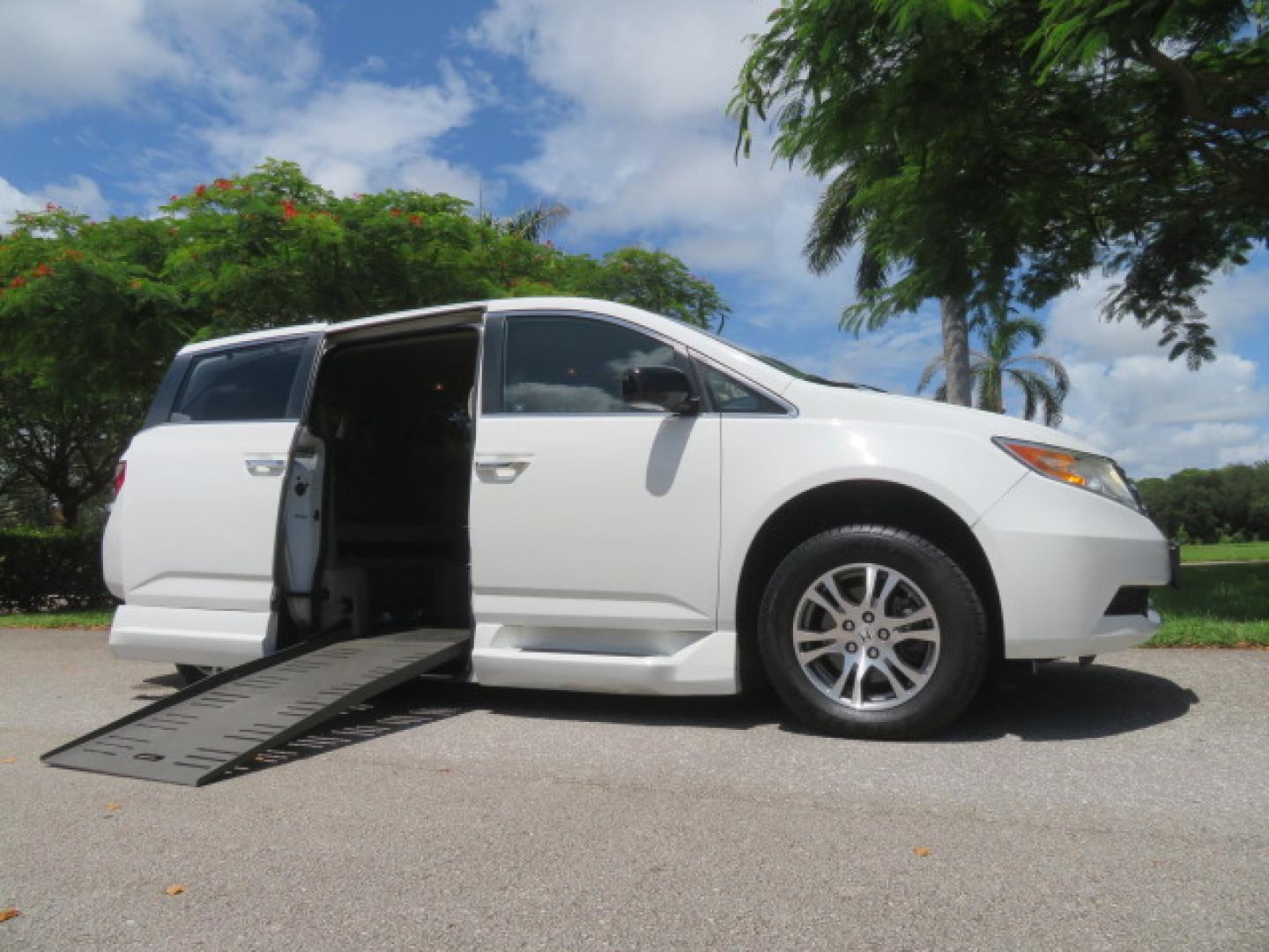 2012 /Tan Honda Odyssey EX (5FNRL5H41CB) with an 3.5L V6 SOHC 24V engine, 5-Speed Automatic transmission, located at 4301 Oak Circle #19, Boca Raton, FL, 33431, (954) 561-2499, 26.388861, -80.084038 - You are looking at a beautiful 2012 Honda Odyssey EX Braunability Handicap Wheelchair Conversion Van with Side Entry Braun Power Foldout Ramp System, Q Straint Tie Down System in the Floor, Hard Core Rubber Floor, Kneel Down System, Remote Keyless Entry with Remote Power Doors and Ramp System, 2 Key - Photo#0