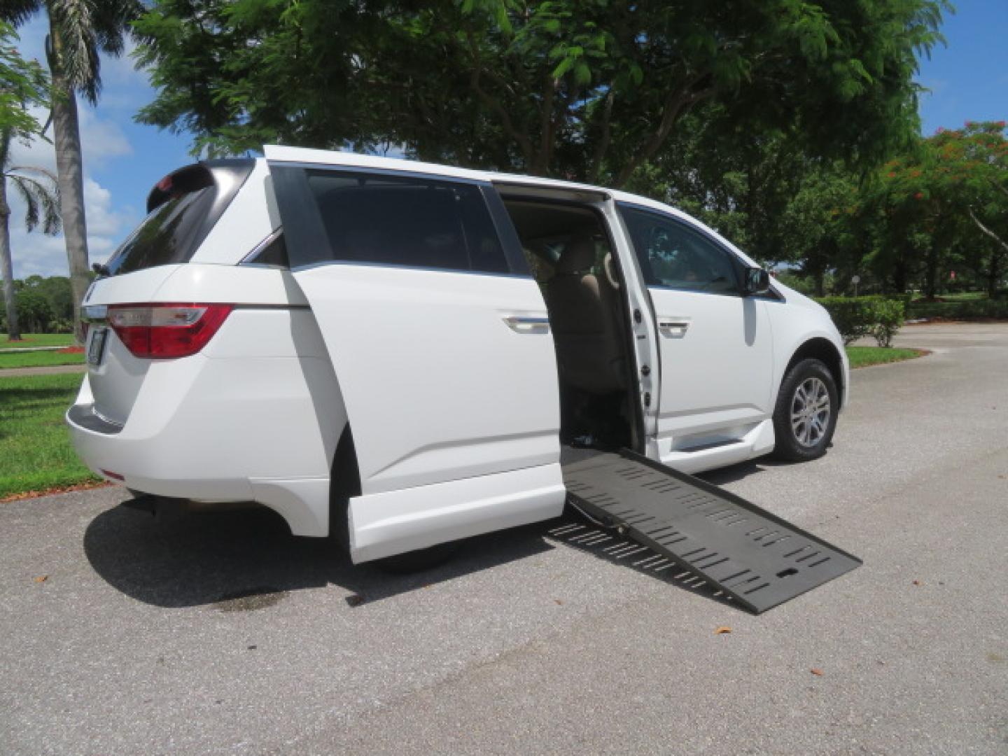 2012 /Tan Honda Odyssey EX (5FNRL5H41CB) with an 3.5L V6 SOHC 24V engine, 5-Speed Automatic transmission, located at 4301 Oak Circle #19, Boca Raton, FL, 33431, (954) 561-2499, 26.388861, -80.084038 - You are looking at a beautiful 2012 Honda Odyssey EX Braunability Handicap Wheelchair Conversion Van with Side Entry Braun Power Foldout Ramp System, Q Straint Tie Down System in the Floor, Hard Core Rubber Floor, Kneel Down System, Remote Keyless Entry with Remote Power Doors and Ramp System, 2 Key - Photo#38