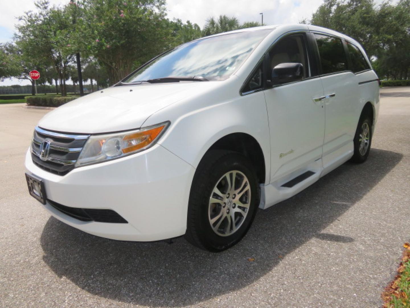 2012 /Tan Honda Odyssey EX (5FNRL5H41CB) with an 3.5L V6 SOHC 24V engine, 5-Speed Automatic transmission, located at 4301 Oak Circle #19, Boca Raton, FL, 33431, (954) 561-2499, 26.388861, -80.084038 - You are looking at a beautiful 2012 Honda Odyssey EX Braunability Handicap Wheelchair Conversion Van with Side Entry Braun Power Foldout Ramp System, Q Straint Tie Down System in the Floor, Hard Core Rubber Floor, Kneel Down System, Remote Keyless Entry with Remote Power Doors and Ramp System, 2 Key - Photo#7