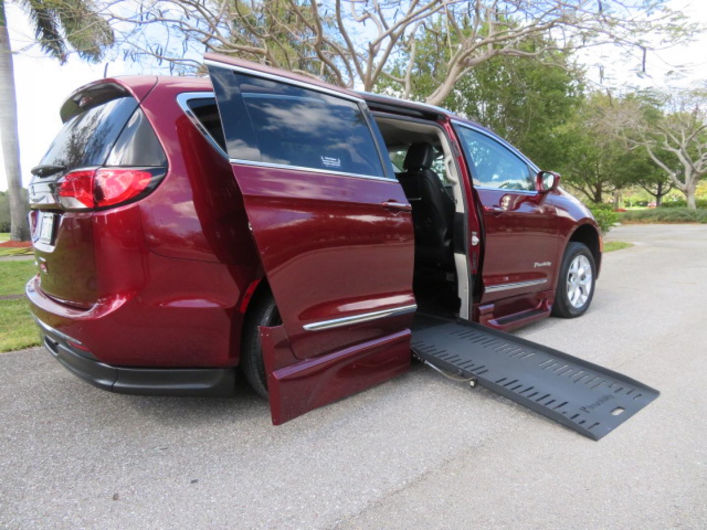 2020 /Black Chrysler Pacifica Touring-L Plus (2C4RC1EG7LR) with an 3.6L V6 DOHC 24V engine, 9A transmission, located at 4301 Oak Circle #19, Boca Raton, FL, 33431, (954) 561-2499, 26.388472, -80.084045 - You are looking at a Gorgeous Velvet Red Pearl 2020 Chrysler Pacifica Touring L Plus Braunability XT Power Foldout Side Entry Handicap Wheelchair Conversion Van with 48K Original Miles, Leather, Blu Ray Media Hubs with Rear Entertainment Screens, Active Noise Control, Heated Steering Wheel, Heated S - Photo#39