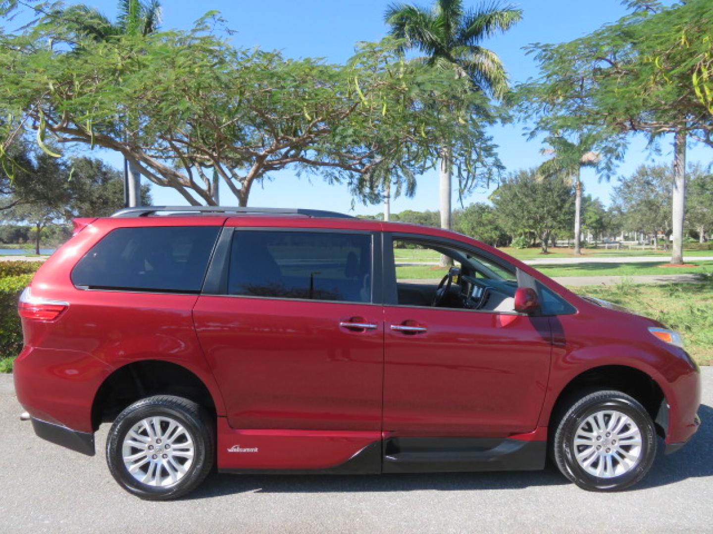 2017 Toyota Sienna Limited Premium 7-Passenger (5TDYZ3DC6HS) with an 3.5L V6 EFI DOHC 24V engine, 8A transmission, located at 4301 Oak Circle #19, Boca Raton, FL, 33431, (954) 561-2499, 26.388861, -80.084038 - You are looking at a Gorgeous 2017 Toyota Sienna XLE VMI Summit Handicap Wheelchair Conversion Van with Power Side Entry Foldout Ramp, Q-Straint Tie Down System with Retractors, Rear Entertainment Flat Screen TV, Back Up Camera, Quick Release Front Seats, Alloy Wheels, Dual Power Side Entry Doors, H - Photo#18