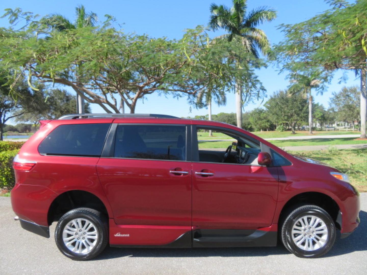 2017 Toyota Sienna Limited Premium 7-Passenger (5TDYZ3DC6HS) with an 3.5L V6 EFI DOHC 24V engine, 8A transmission, located at 4301 Oak Circle #19, Boca Raton, FL, 33431, (954) 561-2499, 26.388861, -80.084038 - You are looking at a Gorgeous 2017 Toyota Sienna XLE VMI Summit Handicap Wheelchair Conversion Van with Power Side Entry Foldout Ramp, Q-Straint Tie Down System with Retractors, Rear Entertainment Flat Screen TV, Back Up Camera, Quick Release Front Seats, Alloy Wheels, Dual Power Side Entry Doors, H - Photo#27