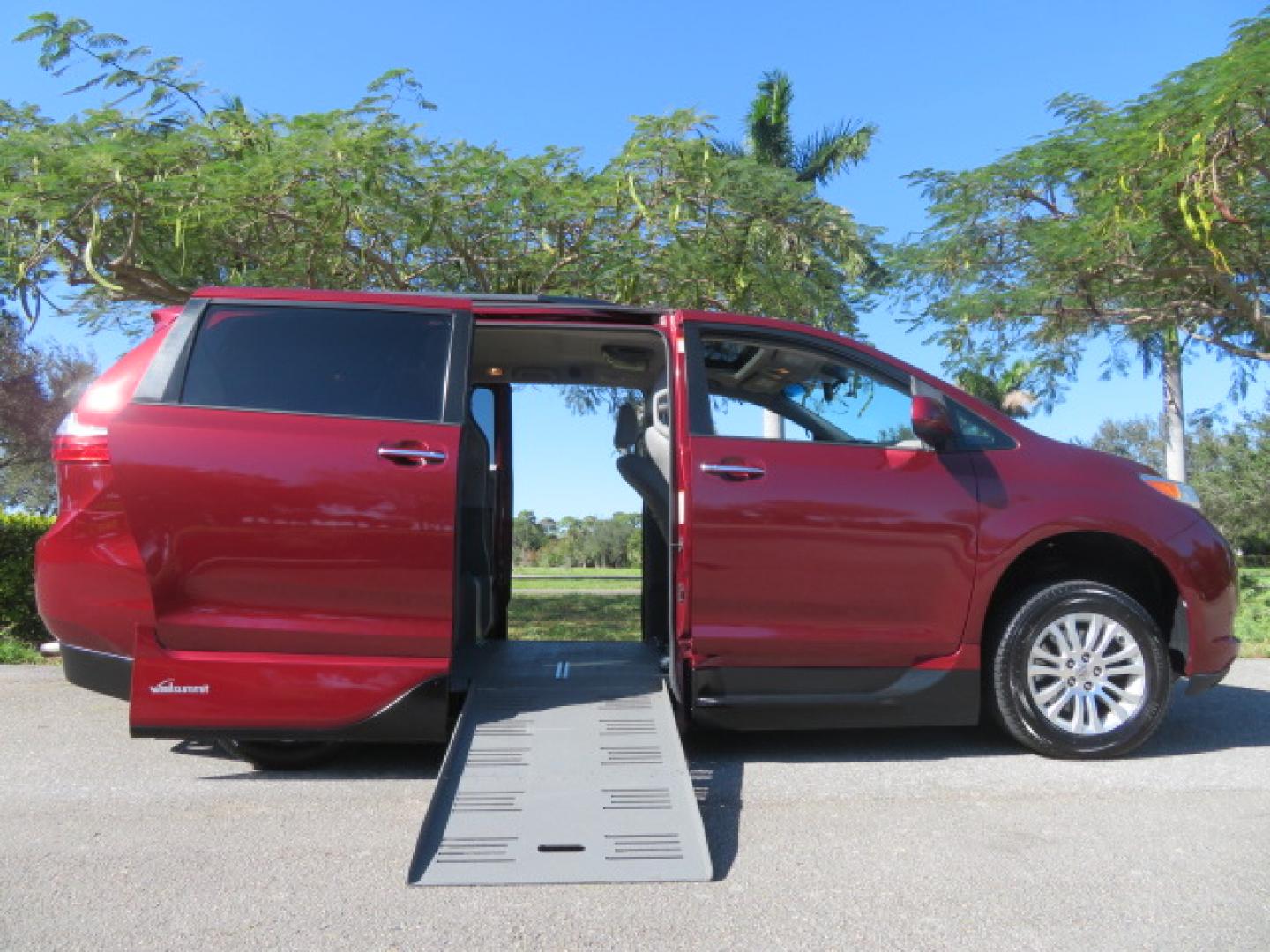 2017 Toyota Sienna Limited Premium 7-Passenger (5TDYZ3DC6HS) with an 3.5L V6 EFI DOHC 24V engine, 8A transmission, located at 4301 Oak Circle #19, Boca Raton, FL, 33431, (954) 561-2499, 26.388861, -80.084038 - You are looking at a Gorgeous 2017 Toyota Sienna XLE VMI Summit Handicap Wheelchair Conversion Van with Power Side Entry Foldout Ramp, Q-Straint Tie Down System with Retractors, Rear Entertainment Flat Screen TV, Back Up Camera, Quick Release Front Seats, Alloy Wheels, Dual Power Side Entry Doors, H - Photo#2