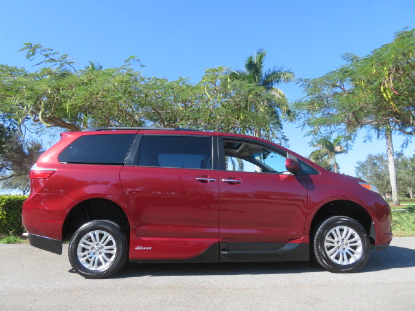 2017 Toyota Sienna Limited Premium 7-Passenger (5TDYZ3DC6HS) with an 3.5L V6 EFI DOHC 24V engine, 8A transmission, located at 4301 Oak Circle #19, Boca Raton, FL, 33431, (954) 561-2499, 26.388861, -80.084038 - You are looking at a Gorgeous 2017 Toyota Sienna XLE VMI Summit Handicap Wheelchair Conversion Van with Power Side Entry Foldout Ramp, Q-Straint Tie Down System with Retractors, Rear Entertainment Flat Screen TV, Back Up Camera, Quick Release Front Seats, Alloy Wheels, Dual Power Side Entry Doors, H - Photo#6