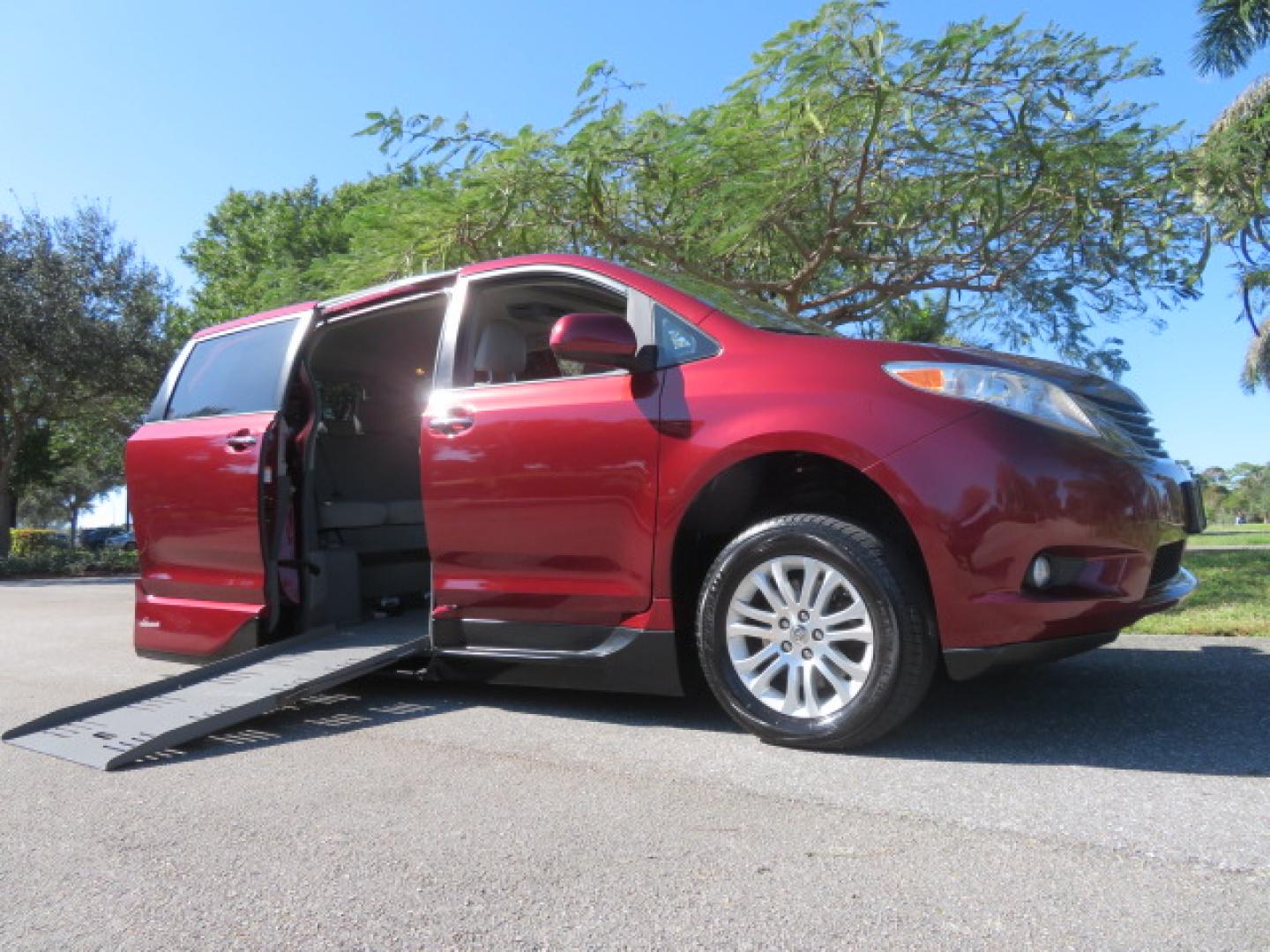 2017 Toyota Sienna Limited Premium 7-Passenger (5TDYZ3DC6HS) with an 3.5L V6 EFI DOHC 24V engine, 8A transmission, located at 4301 Oak Circle #19, Boca Raton, FL, 33431, (954) 561-2499, 26.388861, -80.084038 - You are looking at a Gorgeous 2017 Toyota Sienna XLE VMI Summit Handicap Wheelchair Conversion Van with Power Side Entry Foldout Ramp, Q-Straint Tie Down System with Retractors, Rear Entertainment Flat Screen TV, Back Up Camera, Quick Release Front Seats, Alloy Wheels, Dual Power Side Entry Doors, H - Photo#1