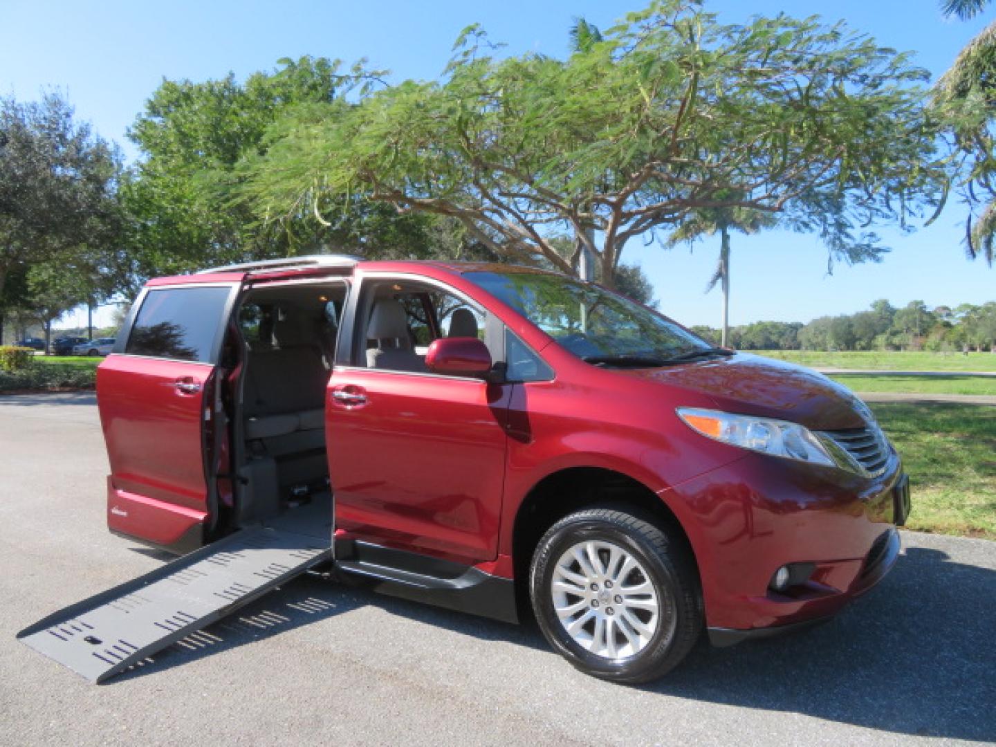 2017 Toyota Sienna Limited Premium 7-Passenger (5TDYZ3DC6HS) with an 3.5L V6 EFI DOHC 24V engine, 8A transmission, located at 4301 Oak Circle #19, Boca Raton, FL, 33431, (954) 561-2499, 26.388861, -80.084038 - You are looking at a Gorgeous 2017 Toyota Sienna XLE VMI Summit Handicap Wheelchair Conversion Van with Power Side Entry Foldout Ramp, Q-Straint Tie Down System with Retractors, Rear Entertainment Flat Screen TV, Back Up Camera, Quick Release Front Seats, Alloy Wheels, Dual Power Side Entry Doors, H - Photo#38