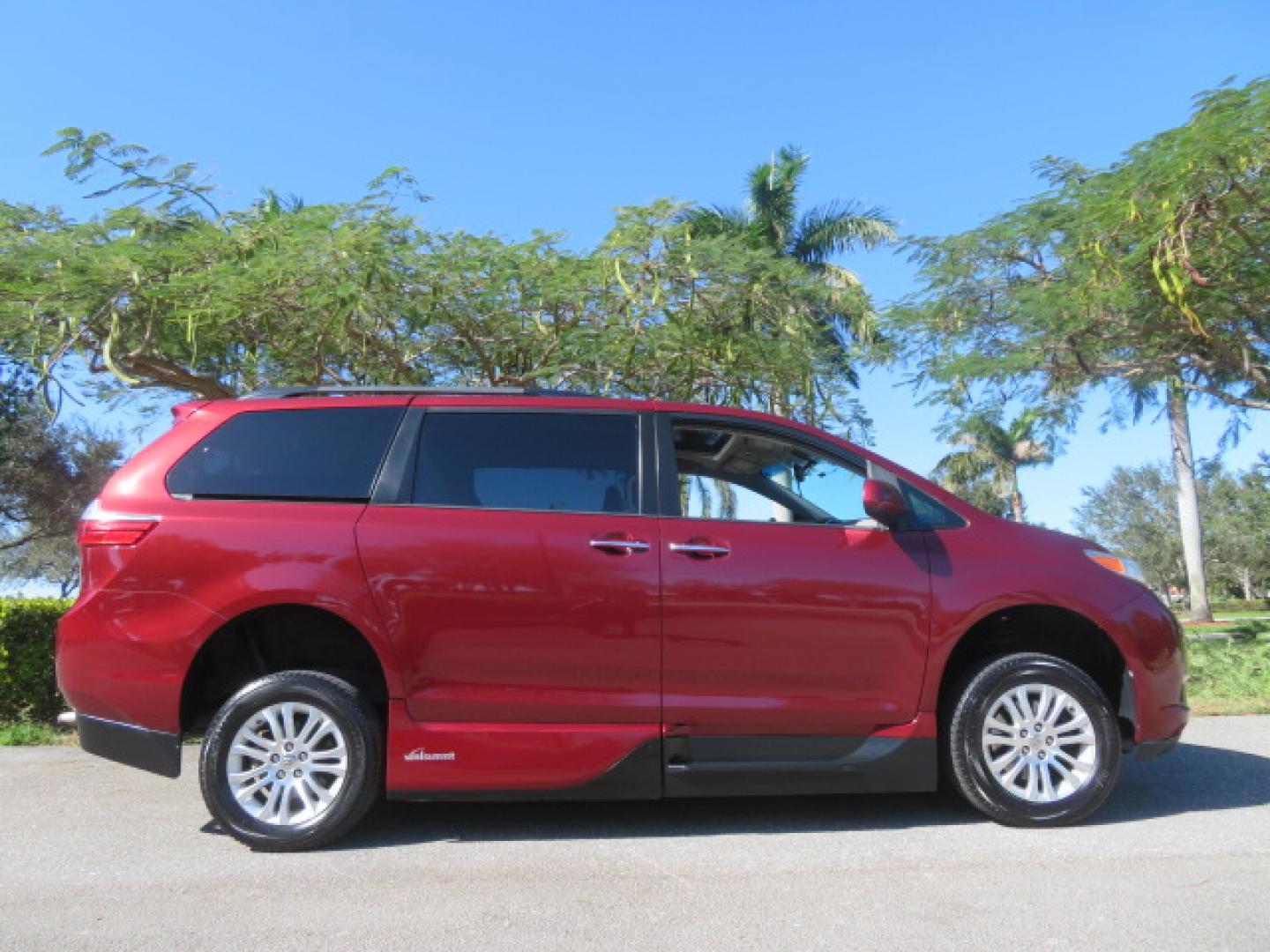 2017 Toyota Sienna Limited Premium 7-Passenger (5TDYZ3DC6HS) with an 3.5L V6 EFI DOHC 24V engine, 8A transmission, located at 4301 Oak Circle #19, Boca Raton, FL, 33431, (954) 561-2499, 26.388861, -80.084038 - You are looking at a Gorgeous 2017 Toyota Sienna XLE VMI Summit Handicap Wheelchair Conversion Van with Power Side Entry Foldout Ramp, Q-Straint Tie Down System with Retractors, Rear Entertainment Flat Screen TV, Back Up Camera, Quick Release Front Seats, Alloy Wheels, Dual Power Side Entry Doors, H - Photo#7