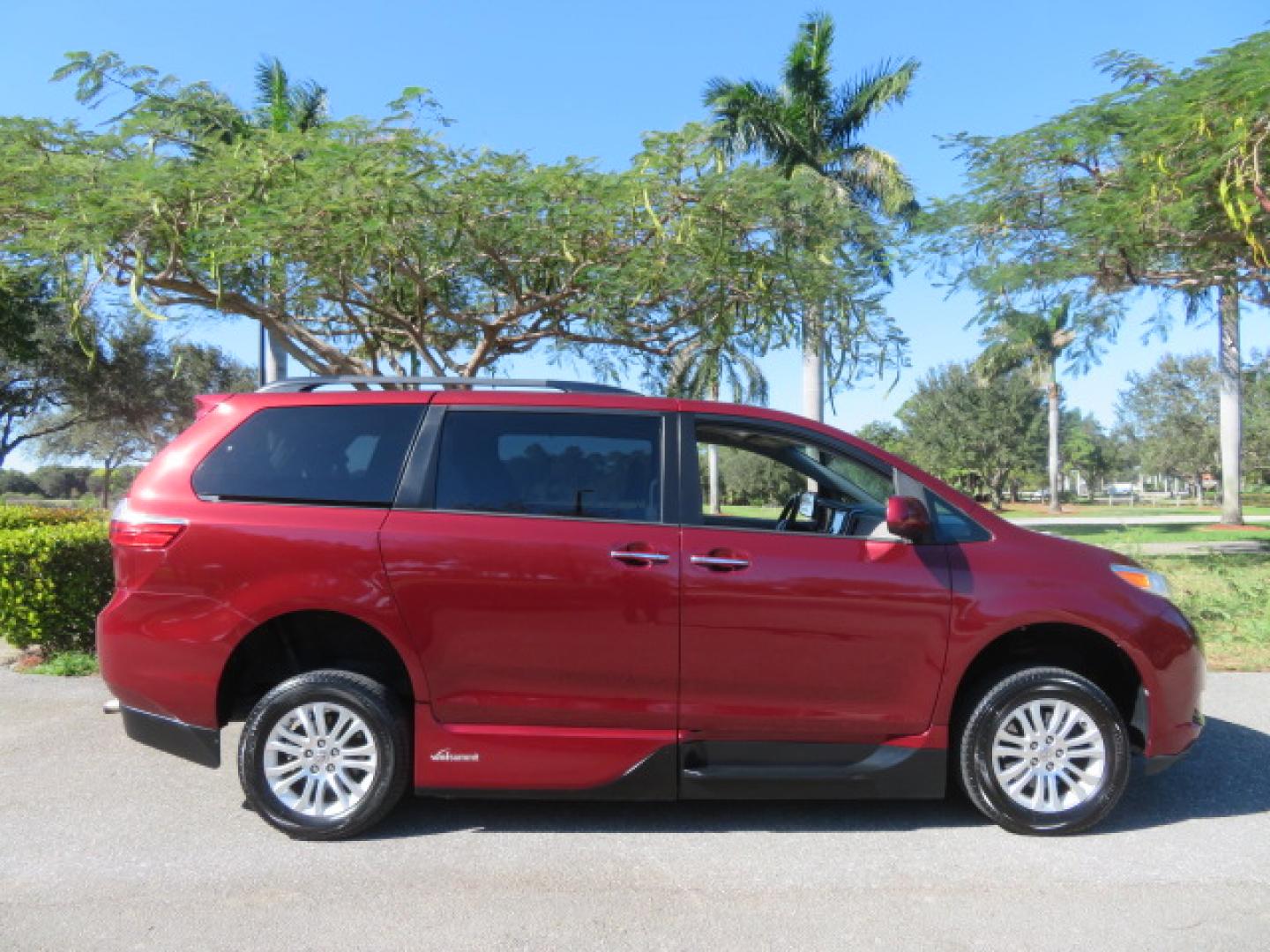 2017 Toyota Sienna Limited Premium 7-Passenger (5TDYZ3DC6HS) with an 3.5L V6 EFI DOHC 24V engine, 8A transmission, located at 4301 Oak Circle #19, Boca Raton, FL, 33431, (954) 561-2499, 26.388861, -80.084038 - You are looking at a Gorgeous 2017 Toyota Sienna XLE VMI Summit Handicap Wheelchair Conversion Van with Power Side Entry Foldout Ramp, Q-Straint Tie Down System with Retractors, Rear Entertainment Flat Screen TV, Back Up Camera, Quick Release Front Seats, Alloy Wheels, Dual Power Side Entry Doors, H - Photo#8