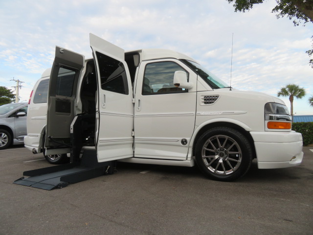 photo of 2013 Chevrolet Express G2500 3LT RV