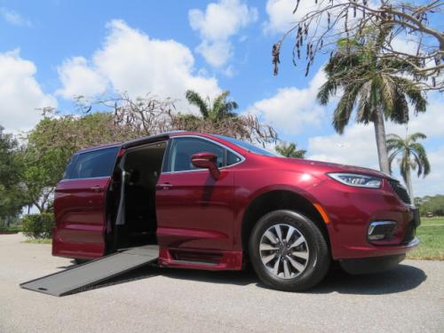 2021 Chrysler Pacifica Touring-L