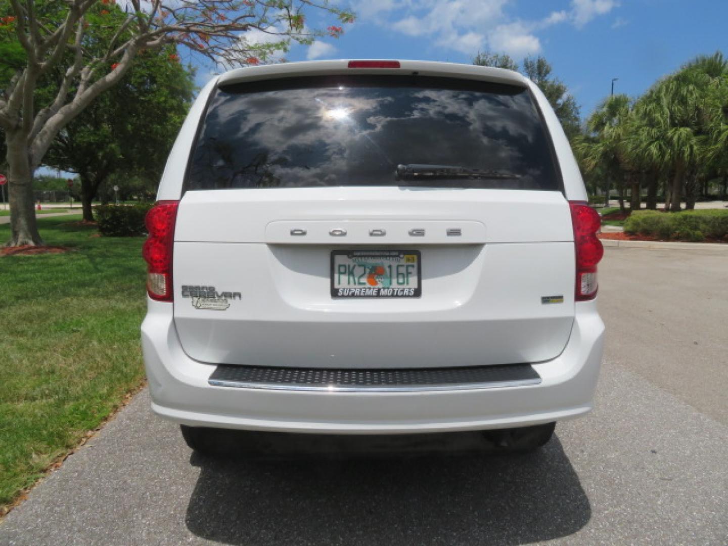 2014 White /Gray Dodge Grand Caravan SE (2C7WDGBG3ER) with an 3.6L V6 DOHC 24V engine, 6-Speed Automatic transmission, located at 4301 Oak Circle #19, Boca Raton, FL, 33431, (954) 561-2499, 26.388472, -80.084045 - You are looking a beautiful 2014 Dodge Grand Caravan SXT Braunability Handicap Wheelchair Conversion Van with 121K Original Miles, Braunability Commercial Handicap Van Conversion with Manual Side Entry Ramp, Wheelchair Tie Downs, Dual Sliding Doors, Power Package, Soundsystem, Cruise Control, and Mu - Photo#14