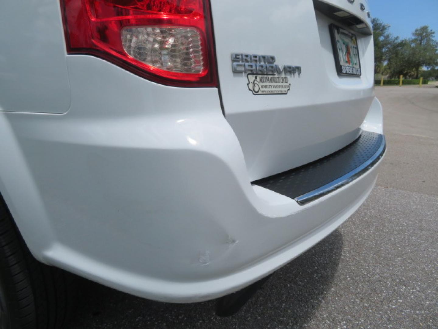2014 White /Gray Dodge Grand Caravan SE (2C7WDGBG3ER) with an 3.6L V6 DOHC 24V engine, 6-Speed Automatic transmission, located at 4301 Oak Circle #19, Boca Raton, FL, 33431, (954) 561-2499, 26.388472, -80.084045 - You are looking a beautiful 2014 Dodge Grand Caravan SXT Braunability Handicap Wheelchair Conversion Van with 121K Original Miles, Braunability Commercial Handicap Van Conversion with Manual Side Entry Ramp, Wheelchair Tie Downs, Dual Sliding Doors, Power Package, Soundsystem, Cruise Control, and Mu - Photo#30
