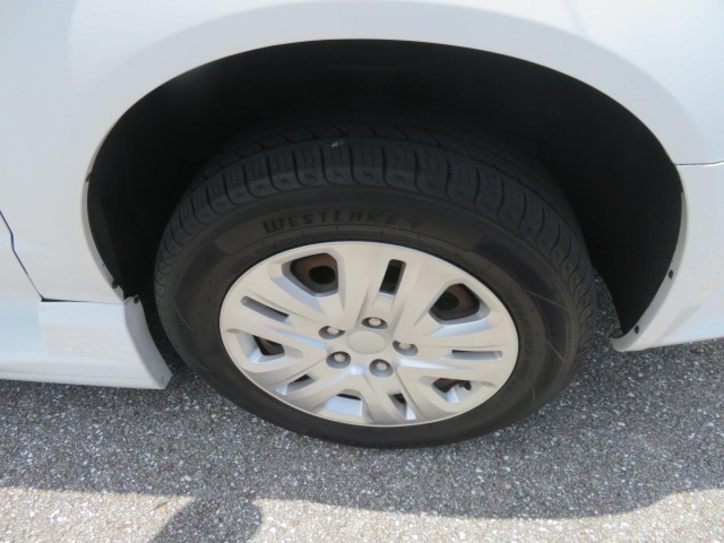 2014 White /Gray Dodge Grand Caravan SE (2C7WDGBG3ER) with an 3.6L V6 DOHC 24V engine, 6-Speed Automatic transmission, located at 4301 Oak Circle #19, Boca Raton, FL, 33431, (954) 561-2499, 26.388472, -80.084045 - You are looking a beautiful 2014 Dodge Grand Caravan SXT Braunability Handicap Wheelchair Conversion Van with 121K Original Miles, Braunability Commercial Handicap Van Conversion with Manual Side Entry Ramp, Wheelchair Tie Downs, Dual Sliding Doors, Power Package, Soundsystem, Cruise Control, and Mu - Photo#37