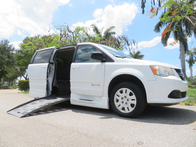 photo of 2014 Dodge Grand Caravan SE