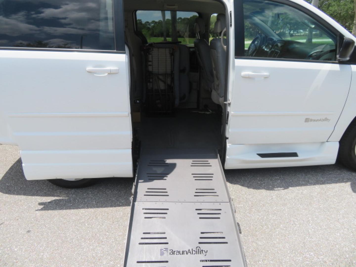 2014 White /Gray Dodge Grand Caravan SE (2C7WDGBG3ER) with an 3.6L V6 DOHC 24V engine, 6-Speed Automatic transmission, located at 4301 Oak Circle #19, Boca Raton, FL, 33431, (954) 561-2499, 26.388472, -80.084045 - You are looking a beautiful 2014 Dodge Grand Caravan SXT Braunability Handicap Wheelchair Conversion Van with 121K Original Miles, Braunability Commercial Handicap Van Conversion with Manual Side Entry Ramp, Wheelchair Tie Downs, Dual Sliding Doors, Power Package, Soundsystem, Cruise Control, and Mu - Photo#49