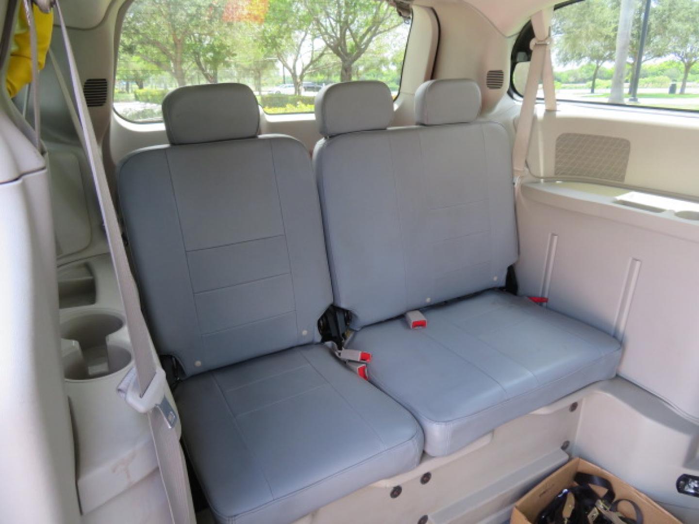 2014 White /Gray Dodge Grand Caravan SE (2C7WDGBG3ER) with an 3.6L V6 DOHC 24V engine, 6-Speed Automatic transmission, located at 4301 Oak Circle #19, Boca Raton, FL, 33431, (954) 561-2499, 26.388472, -80.084045 - You are looking a beautiful 2014 Dodge Grand Caravan SXT Braunability Handicap Wheelchair Conversion Van with 121K Original Miles, Braunability Commercial Handicap Van Conversion with Manual Side Entry Ramp, Wheelchair Tie Downs, Dual Sliding Doors, Power Package, Soundsystem, Cruise Control, and Mu - Photo#50