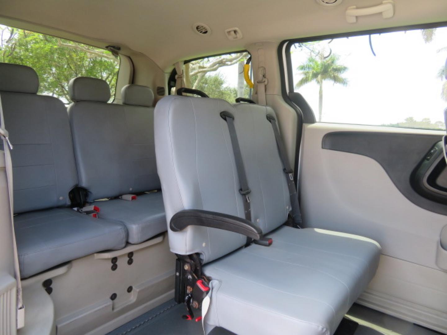 2014 White /Gray Dodge Grand Caravan SE (2C7WDGBG3ER) with an 3.6L V6 DOHC 24V engine, 6-Speed Automatic transmission, located at 4301 Oak Circle #19, Boca Raton, FL, 33431, (954) 561-2499, 26.388472, -80.084045 - You are looking a beautiful 2014 Dodge Grand Caravan SXT Braunability Handicap Wheelchair Conversion Van with 121K Original Miles, Braunability Commercial Handicap Van Conversion with Manual Side Entry Ramp, Wheelchair Tie Downs, Dual Sliding Doors, Power Package, Soundsystem, Cruise Control, and Mu - Photo#54