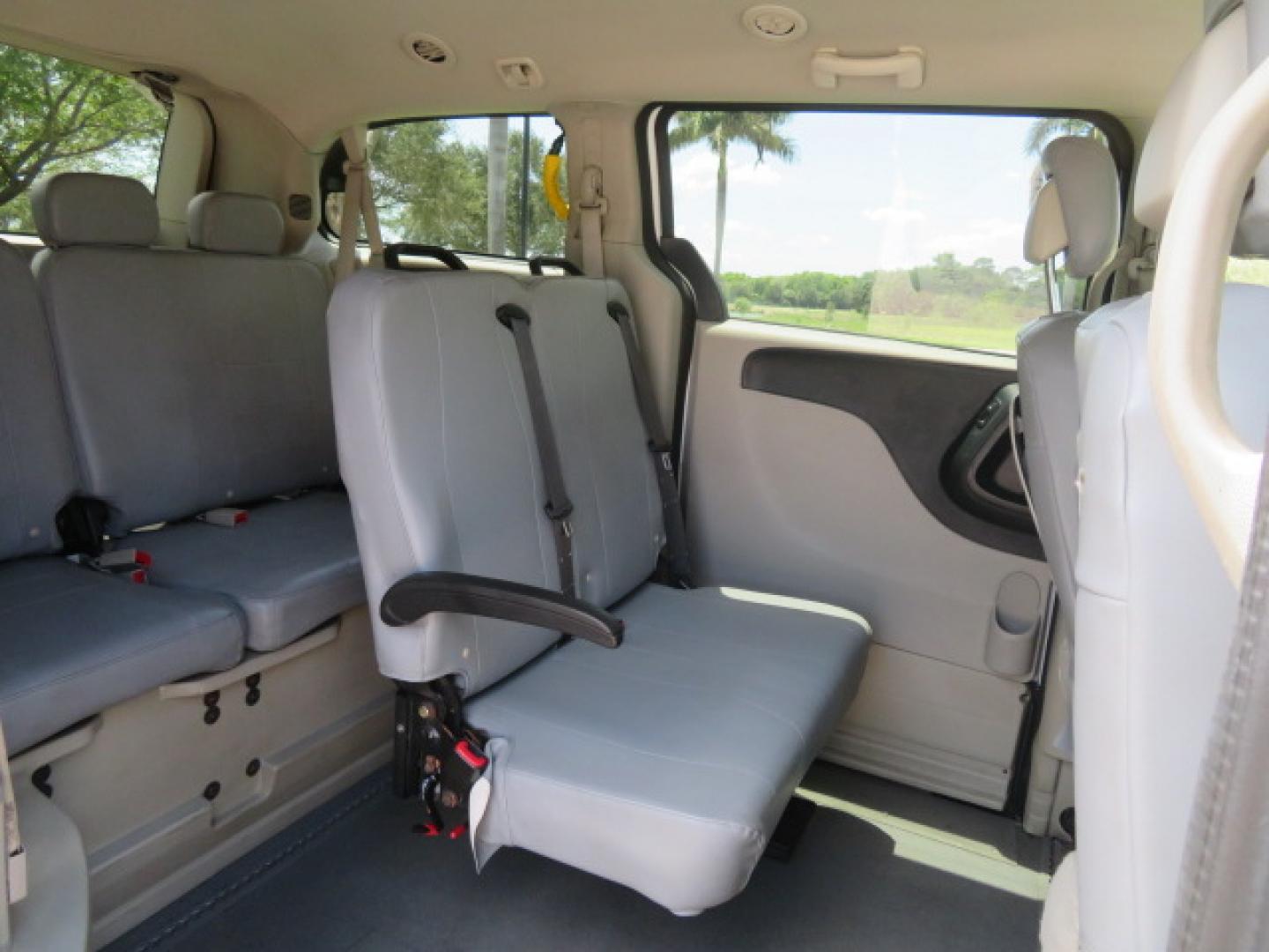 2014 White /Gray Dodge Grand Caravan SE (2C7WDGBG3ER) with an 3.6L V6 DOHC 24V engine, 6-Speed Automatic transmission, located at 4301 Oak Circle #19, Boca Raton, FL, 33431, (954) 561-2499, 26.388472, -80.084045 - You are looking a beautiful 2014 Dodge Grand Caravan SXT Braunability Handicap Wheelchair Conversion Van with 121K Original Miles, Braunability Commercial Handicap Van Conversion with Manual Side Entry Ramp, Wheelchair Tie Downs, Dual Sliding Doors, Power Package, Soundsystem, Cruise Control, and Mu - Photo#55