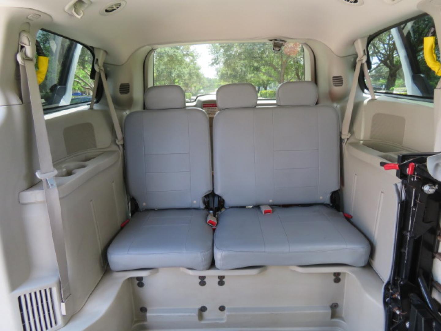 2014 White /Gray Dodge Grand Caravan SE (2C7WDGBG3ER) with an 3.6L V6 DOHC 24V engine, 6-Speed Automatic transmission, located at 4301 Oak Circle #19, Boca Raton, FL, 33431, (954) 561-2499, 26.388472, -80.084045 - You are looking a beautiful 2014 Dodge Grand Caravan SXT Braunability Handicap Wheelchair Conversion Van with 121K Original Miles, Braunability Commercial Handicap Van Conversion with Manual Side Entry Ramp, Wheelchair Tie Downs, Dual Sliding Doors, Power Package, Soundsystem, Cruise Control, and Mu - Photo#72