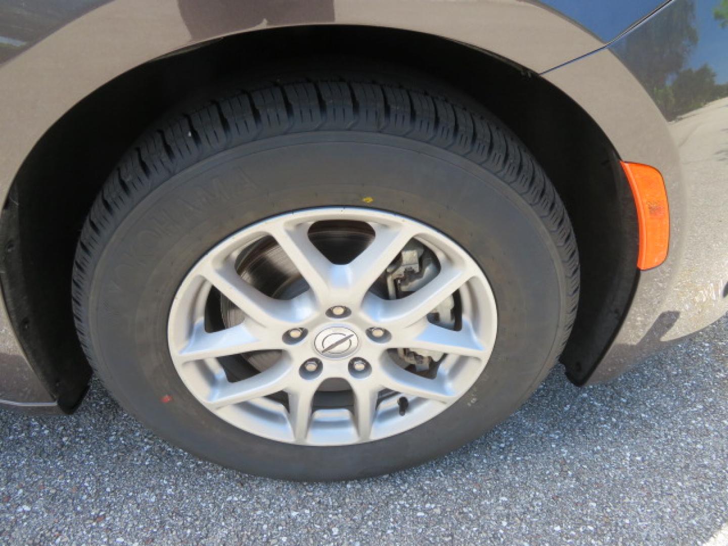 2022 /Black Chrysler Voyager LX (2C4RC1CG8NR) with an 3.6L V6 DOHC 24V engine, 9A transmission, located at 4301 Oak Circle #19, Boca Raton, FL, 33431, (954) 561-2499, 26.388472, -80.084045 - https://youtu.be/Tc_bEcSXyPo - Photo#27