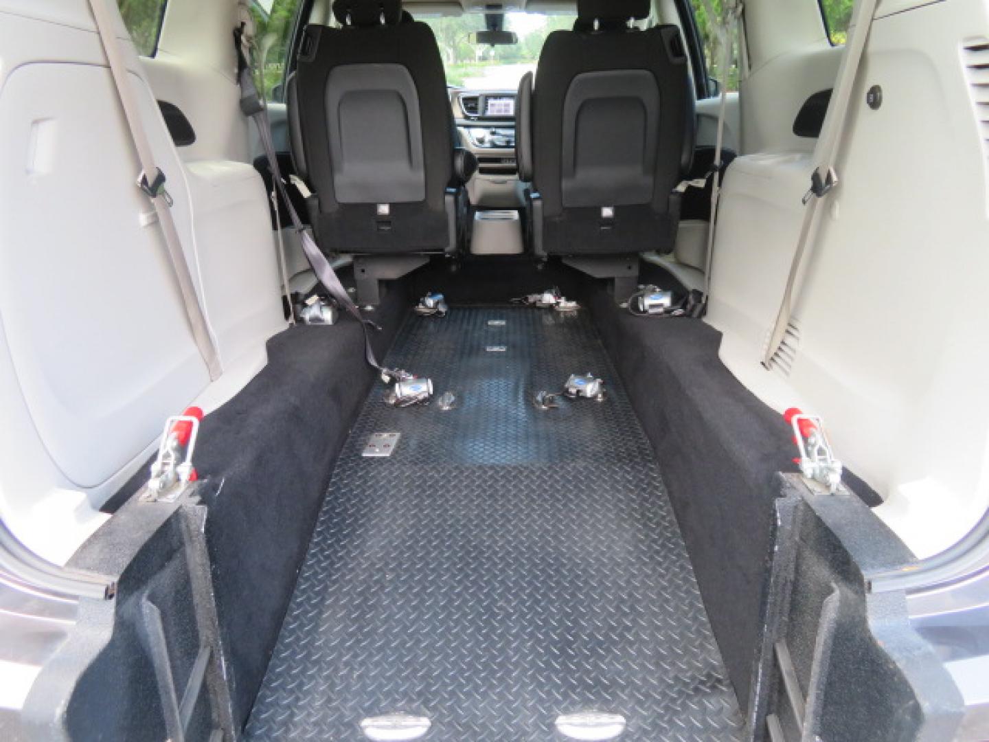 2022 /Black Chrysler Voyager LX (2C4RC1CG8NR) with an 3.6L V6 DOHC 24V engine, 9A transmission, located at 4301 Oak Circle #19, Boca Raton, FL, 33431, (954) 561-2499, 26.388472, -80.084045 - https://youtu.be/Tc_bEcSXyPo - Photo#42