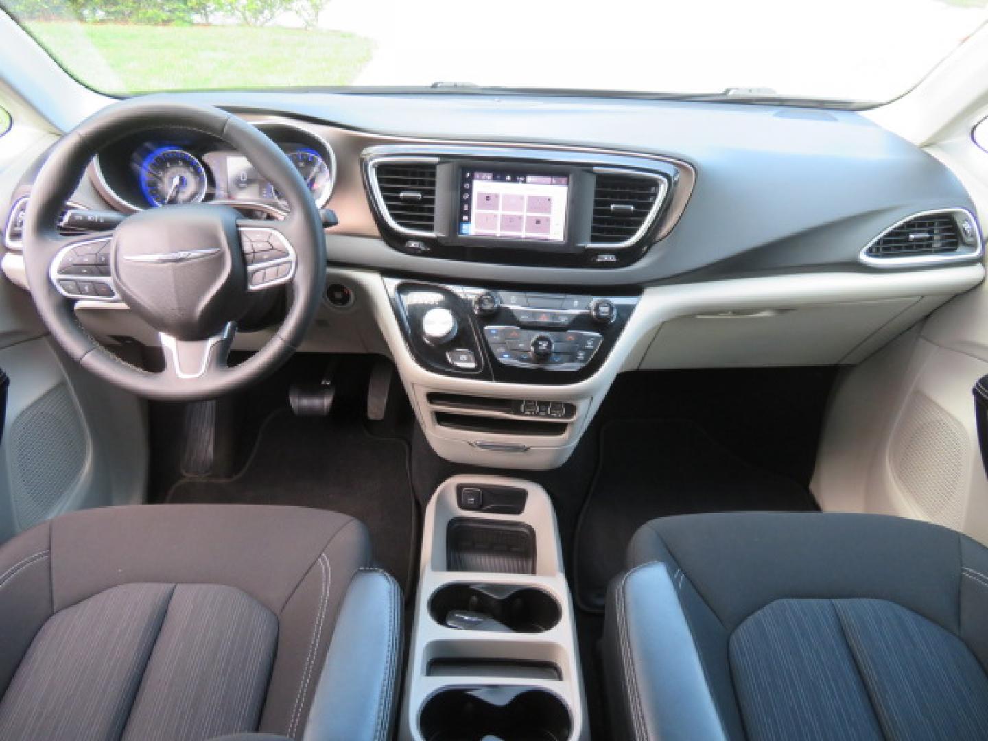 2022 /Black Chrysler Voyager LX (2C4RC1CG8NR) with an 3.6L V6 DOHC 24V engine, 9A transmission, located at 4301 Oak Circle #19, Boca Raton, FL, 33431, (954) 561-2499, 26.388472, -80.084045 - https://youtu.be/Tc_bEcSXyPo - Photo#47