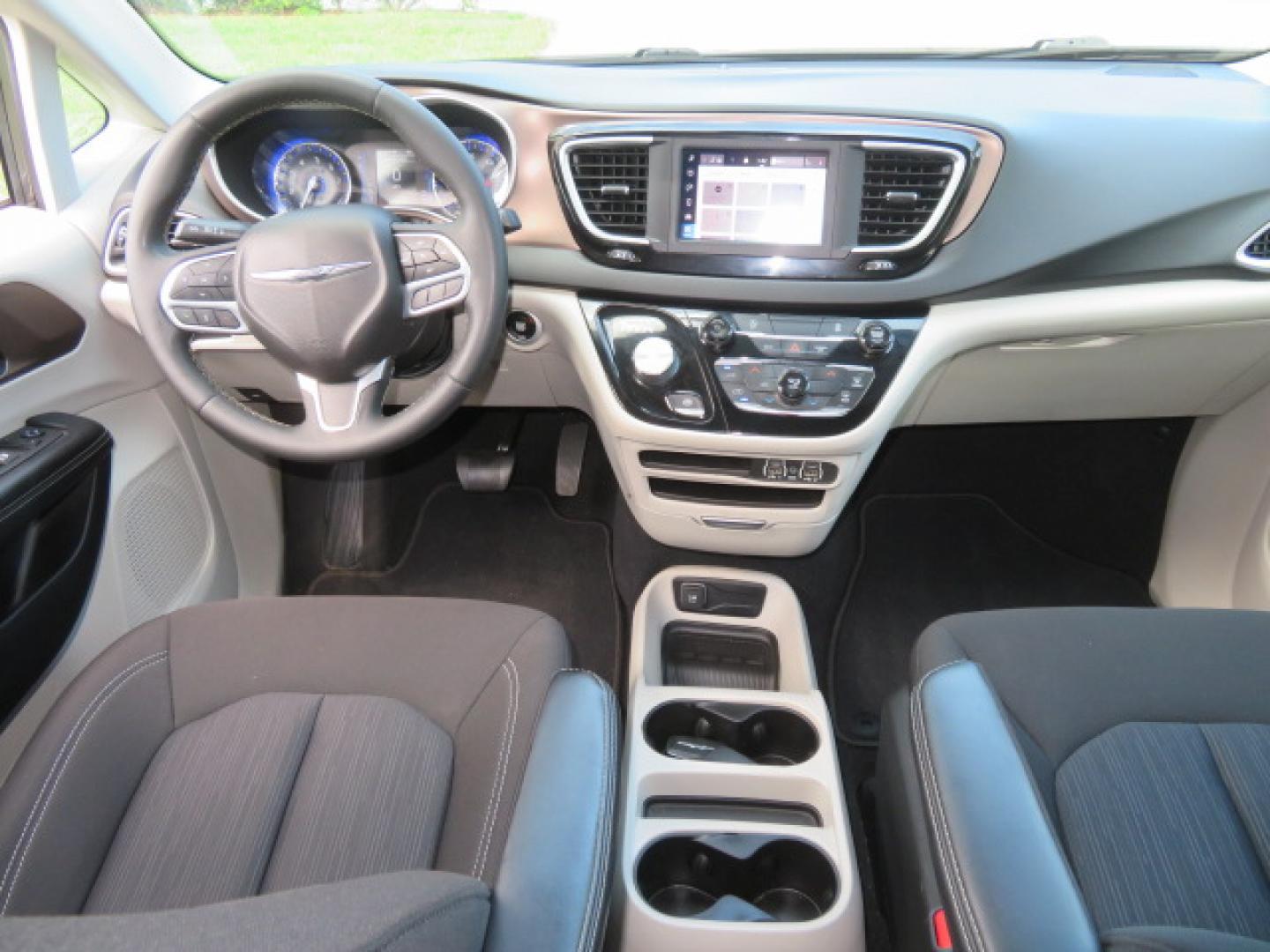 2022 /Black Chrysler Voyager LX (2C4RC1CG8NR) with an 3.6L V6 DOHC 24V engine, 9A transmission, located at 4301 Oak Circle #19, Boca Raton, FL, 33431, (954) 561-2499, 26.388472, -80.084045 - https://youtu.be/Tc_bEcSXyPo - Photo#49