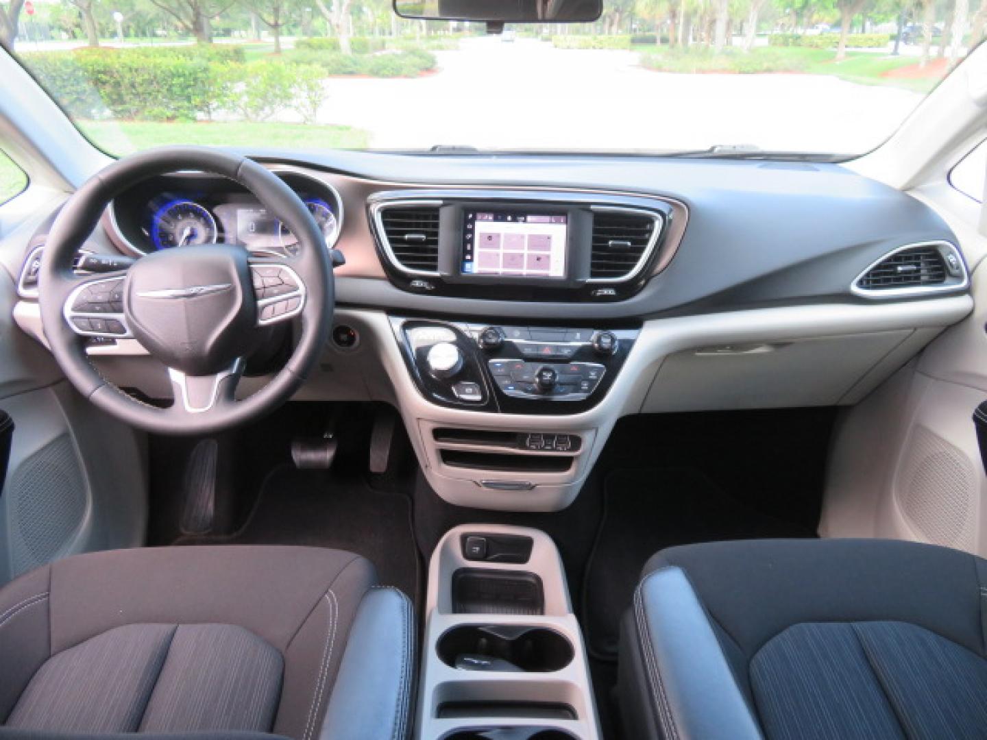 2022 /Black Chrysler Voyager LX (2C4RC1CG8NR) with an 3.6L V6 DOHC 24V engine, 9A transmission, located at 4301 Oak Circle #19, Boca Raton, FL, 33431, (954) 561-2499, 26.388472, -80.084045 - https://youtu.be/Tc_bEcSXyPo - Photo#51
