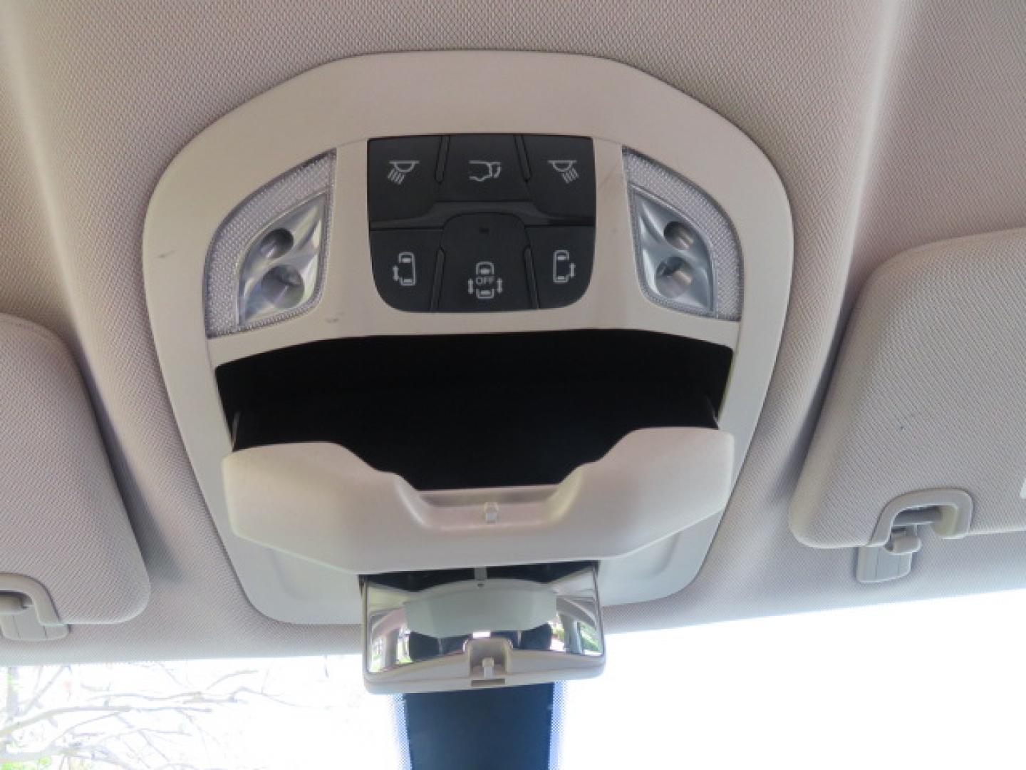 2022 /Black Chrysler Voyager LX (2C4RC1CG8NR) with an 3.6L V6 DOHC 24V engine, 9A transmission, located at 4301 Oak Circle #19, Boca Raton, FL, 33431, (954) 561-2499, 26.388472, -80.084045 - https://youtu.be/Tc_bEcSXyPo - Photo#65