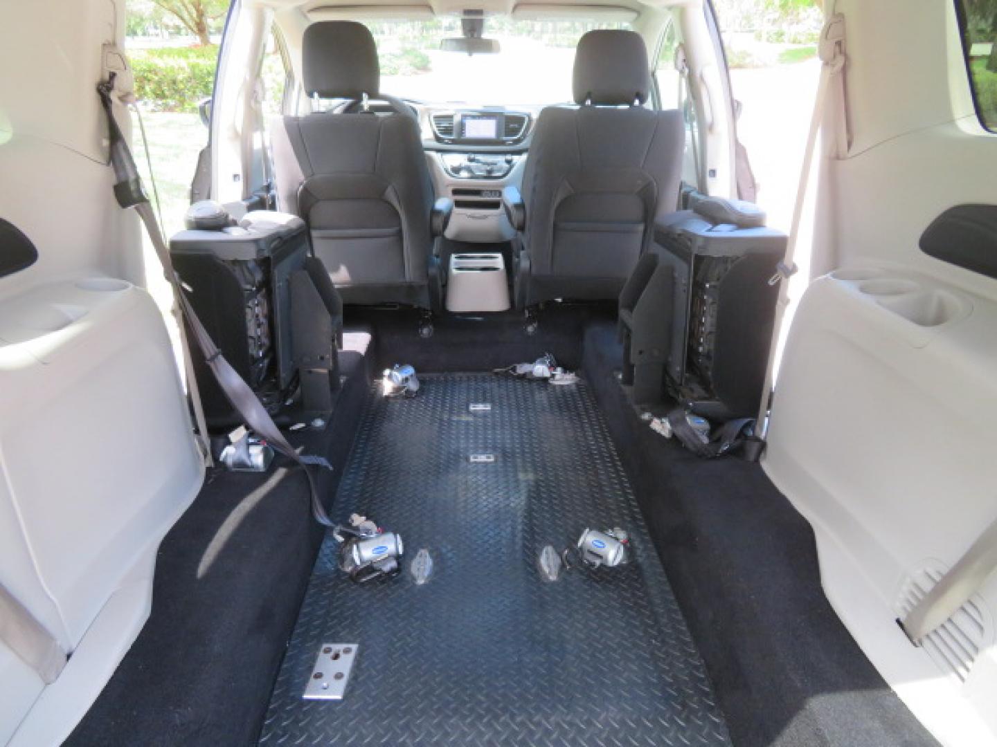 2022 /Black Chrysler Voyager LX (2C4RC1CG8NR) with an 3.6L V6 DOHC 24V engine, 9A transmission, located at 4301 Oak Circle #19, Boca Raton, FL, 33431, (954) 561-2499, 26.388472, -80.084045 - https://youtu.be/Tc_bEcSXyPo - Photo#71
