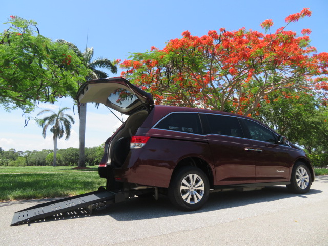 photo of 2016 Honda Odyssey EX-L Braunability Handicap Wheelchair Conversion Van 