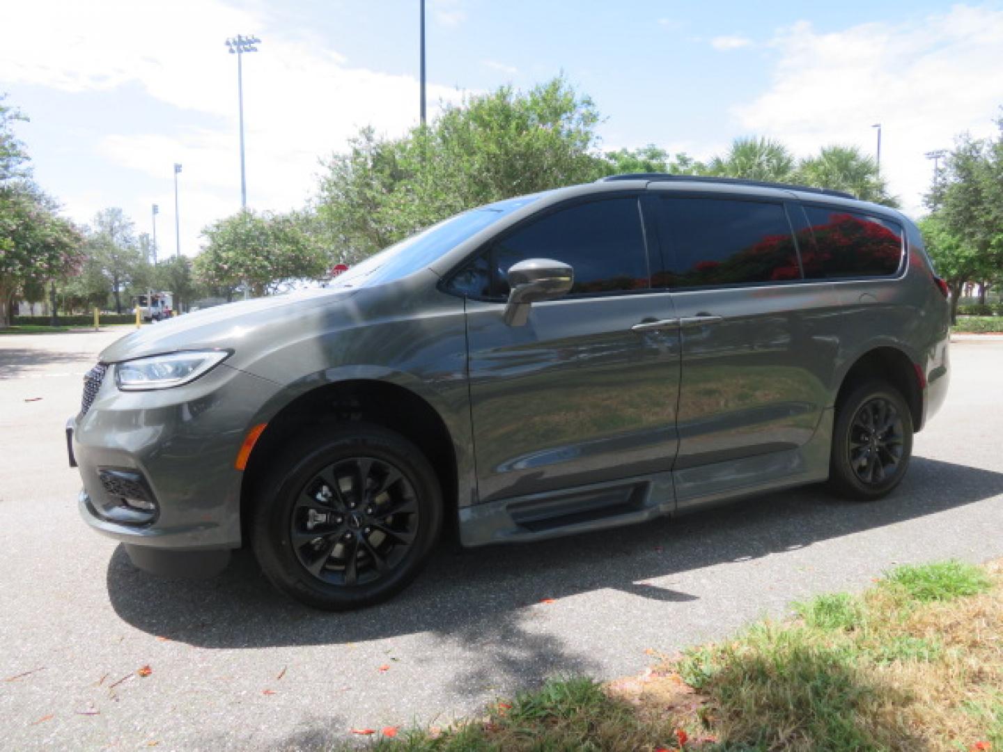 2021 Ceramic Gray /Black Chrysler Pacifica Touring Plus (2C4RC1FG3MR) with an 3.6L V6 DOHC 24V engine, 9A transmission, located at 4301 Oak Circle #19, Boca Raton, FL, 33431, (954) 561-2499, 26.388472, -80.084045 - You are looking at a Gorgeous 2021 Chrysler Pacifica Touring S Sport RollX Power In Floor Side Entry Handicap Wheelchair Conversion Van with Super Low 39K Original Miles, Exterior Color: Ceramic Gray Clear–Coat Exterior Paint Interior Color: Black / Black / Black Interior Colors Interior: Premium - Photo#12