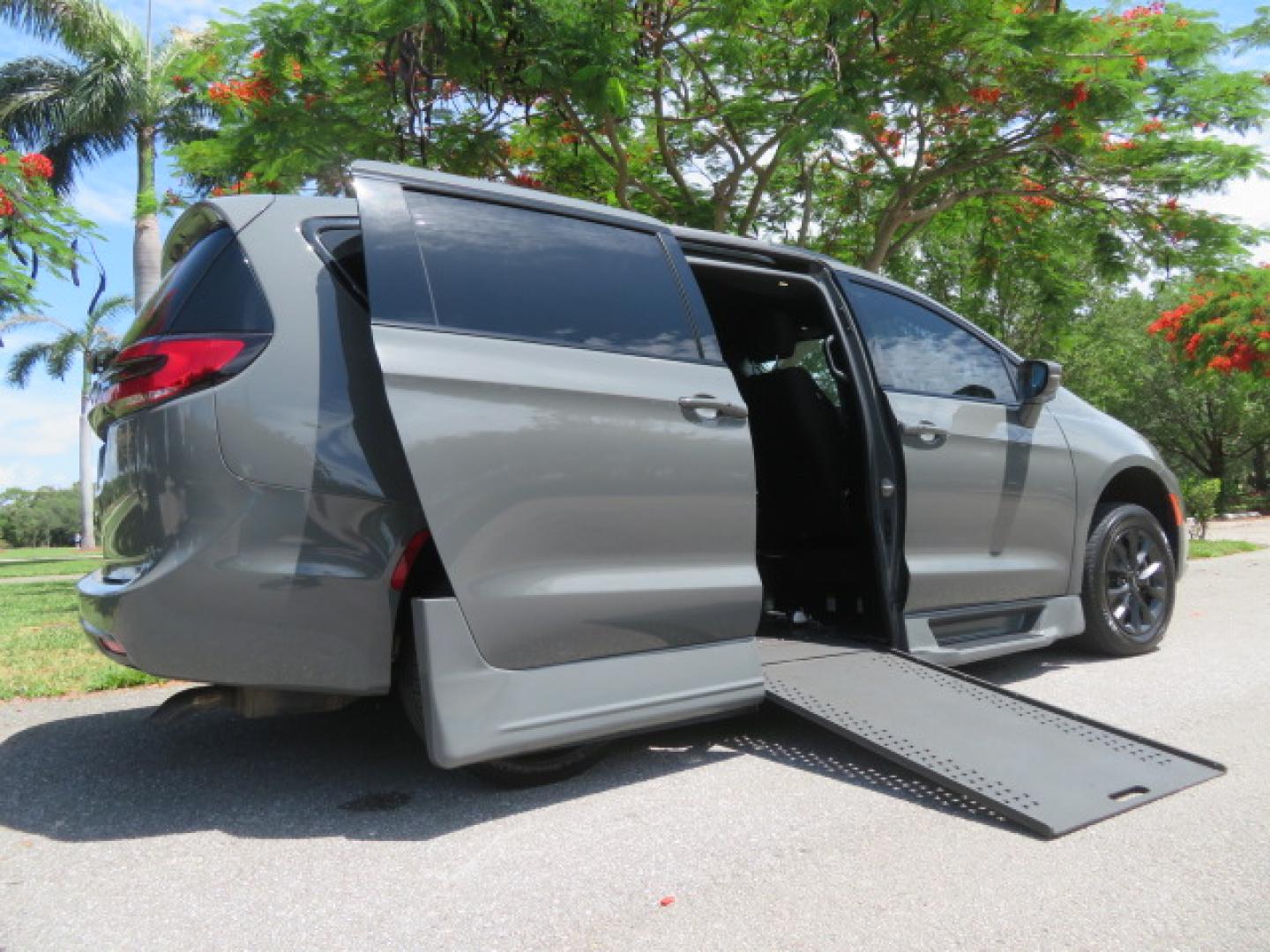 2021 Ceramic Gray /Black Chrysler Pacifica Touring Plus (2C4RC1FG3MR) with an 3.6L V6 DOHC 24V engine, 9A transmission, located at 4301 Oak Circle #19, Boca Raton, FL, 33431, (954) 561-2499, 26.388472, -80.084045 - You are looking at a Gorgeous 2021 Chrysler Pacifica Touring S Sport RollX Power In Floor Side Entry Handicap Wheelchair Conversion Van with Super Low 39K Original Miles, Exterior Color: Ceramic Gray Clear–Coat Exterior Paint Interior Color: Black / Black / Black Interior Colors Interior: Premium - Photo#32