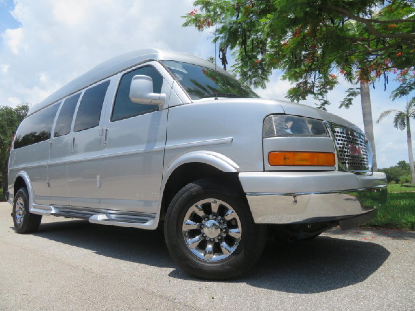 2015 Silver /Gray GMC Savana RV G2500 3LT (1GDW7LCG6F1) with an 6.0L V8 OHV 16V FFV engine, 6A transmission, located at 4301 Oak Circle #19, Boca Raton, FL, 33431, (954) 561-2499, 26.388472, -80.084045 - Photo#3
